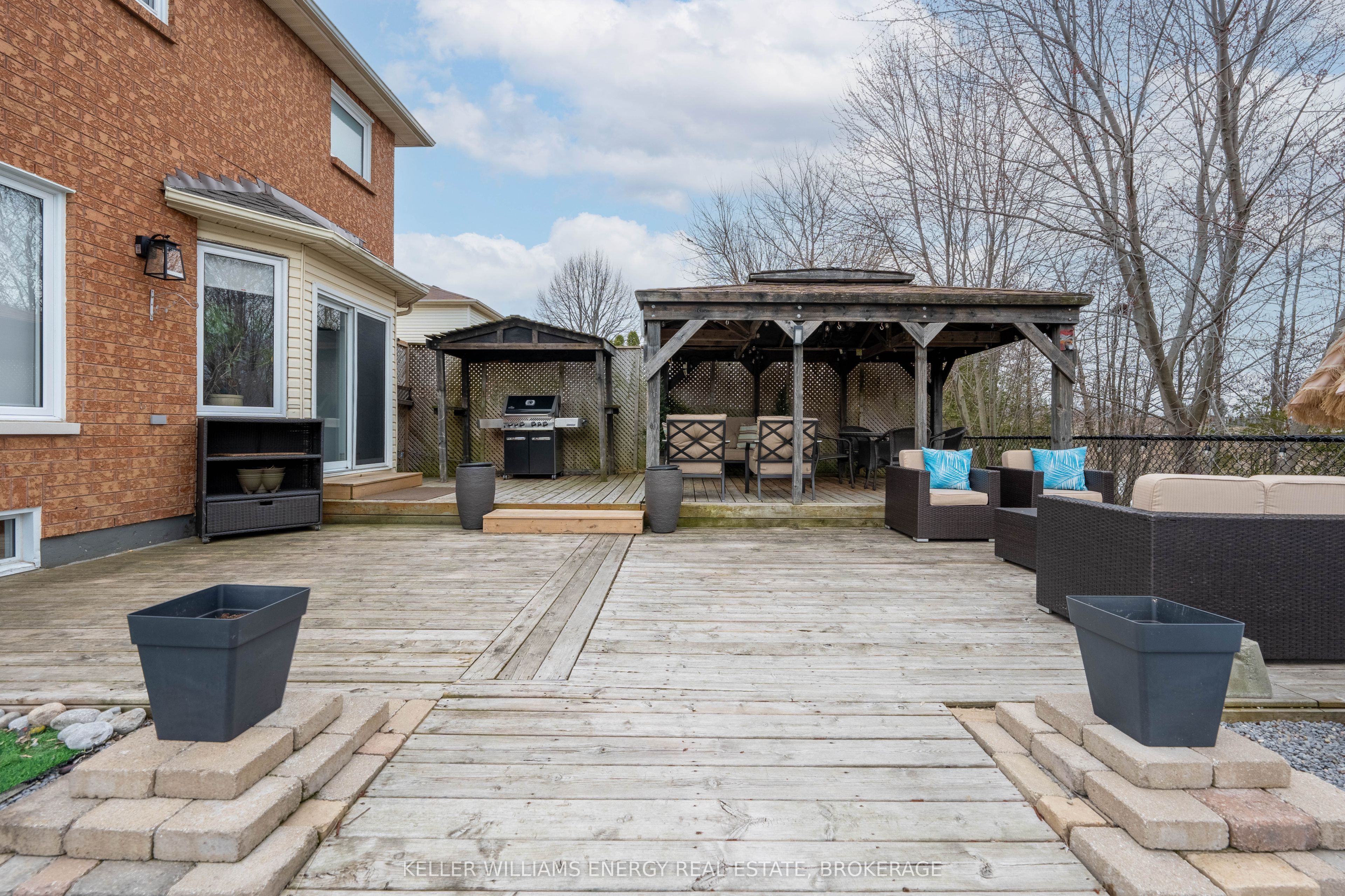 Photo 35 of 34 Moyse Drive, Clarington, Courtice — HOMEH