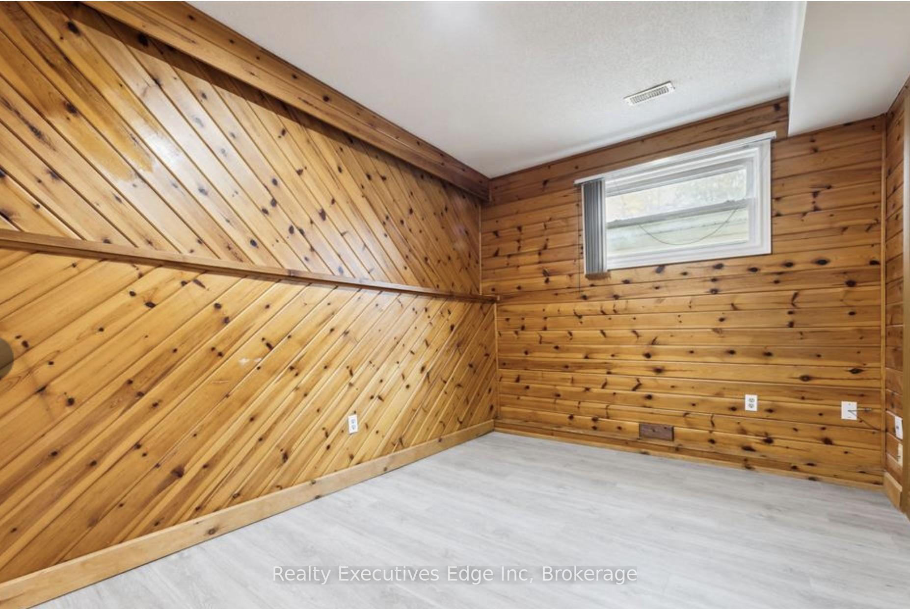 Photo 8 of 65 Overbank Drive, Oshawa, McLaughlin — HOMEH