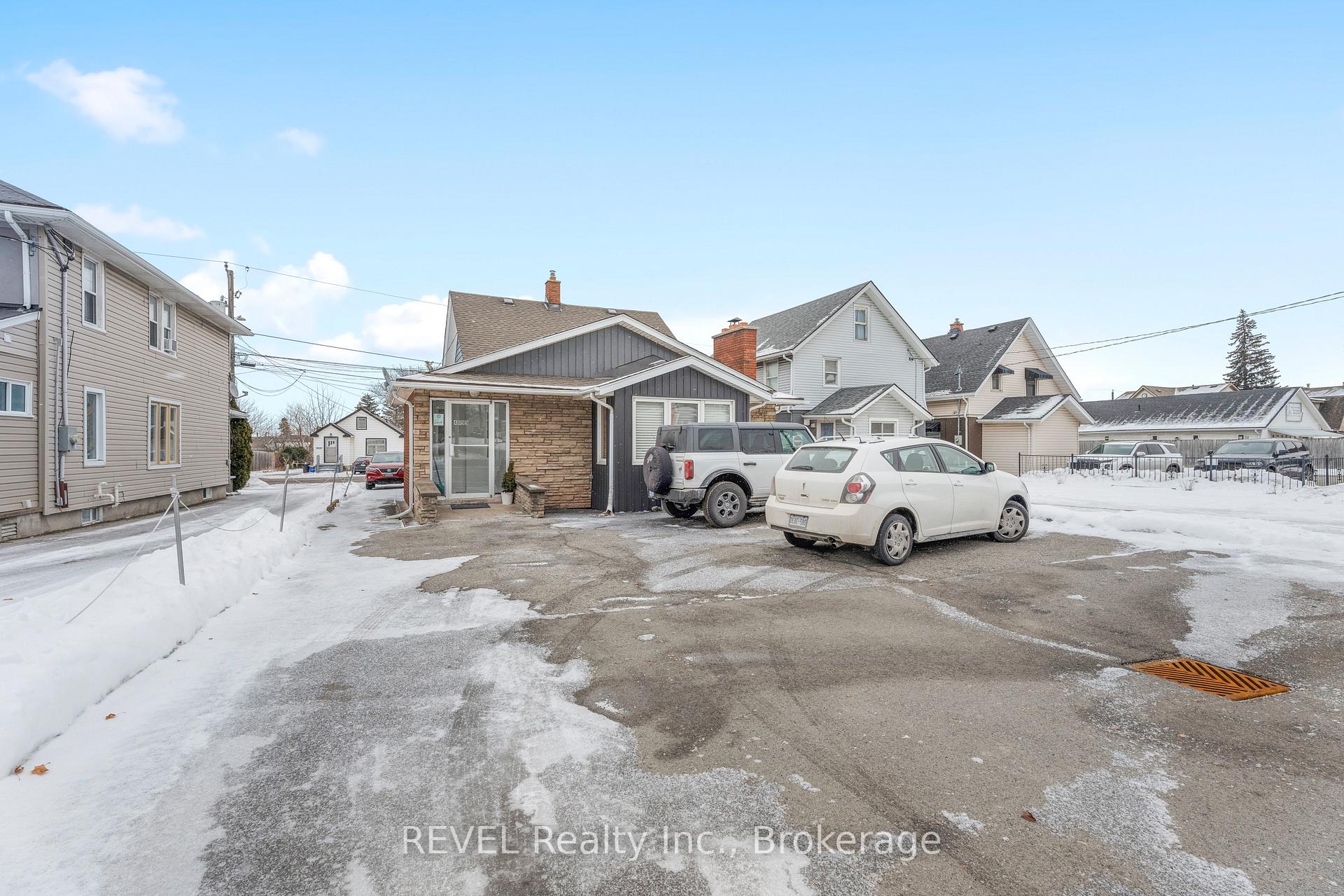 Photo 2 of Unit upper, 4099 Portage Road W, Niagara Falls, Cherrywood — HOMEH