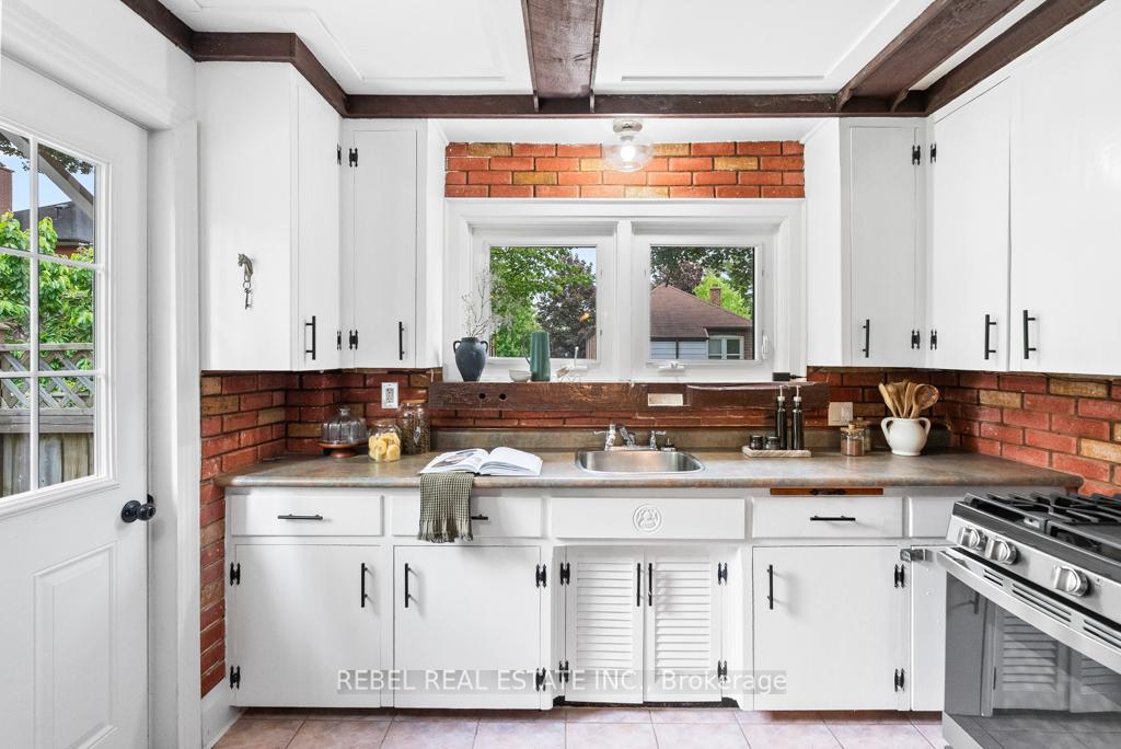 Photo 16 of 468 Athol Street E, Oshawa, Central — HOMEH