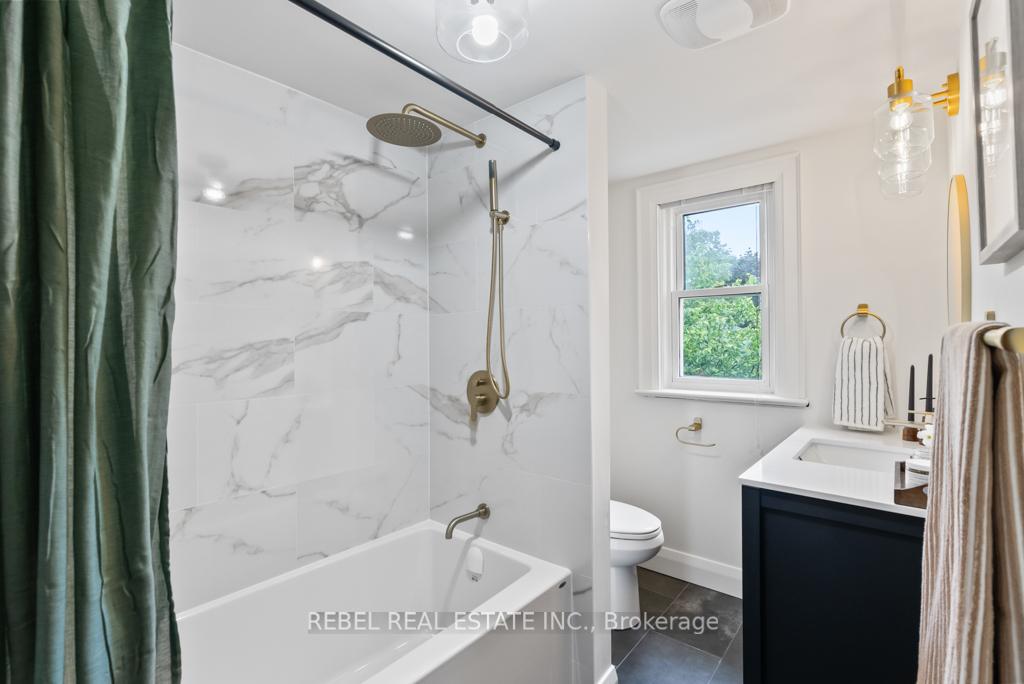 Photo 25 of 468 Athol Street E, Oshawa, Central — HOMEH