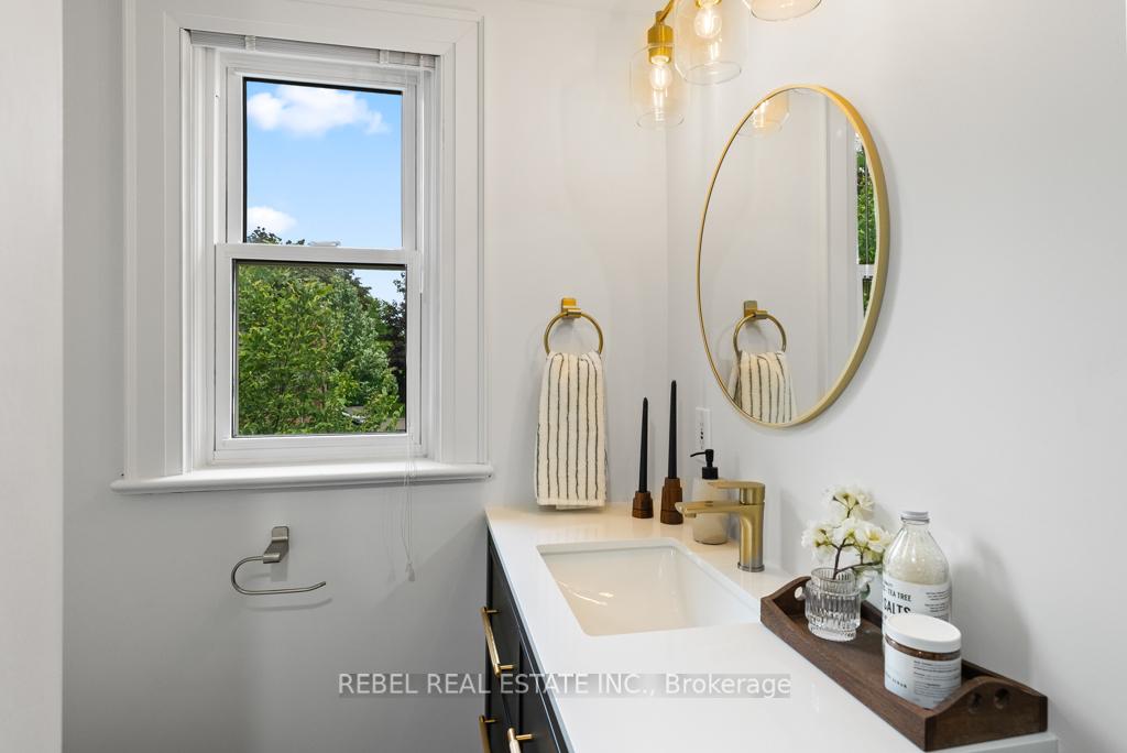 Photo 26 of 468 Athol Street E, Oshawa, Central — HOMEH
