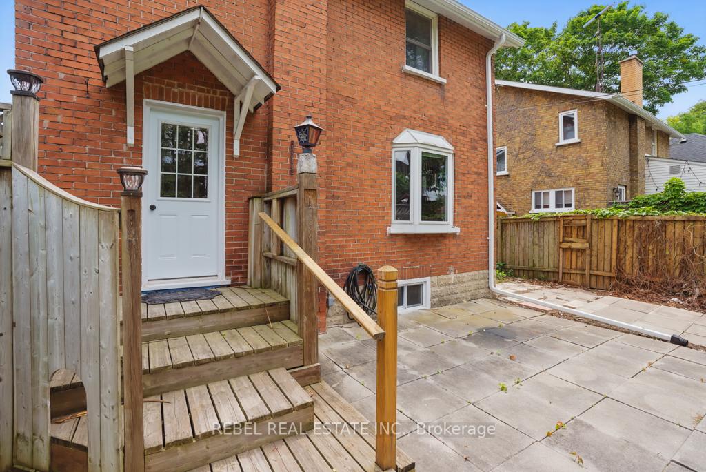 Photo 29 of 468 Athol Street E, Oshawa, Central — HOMEH