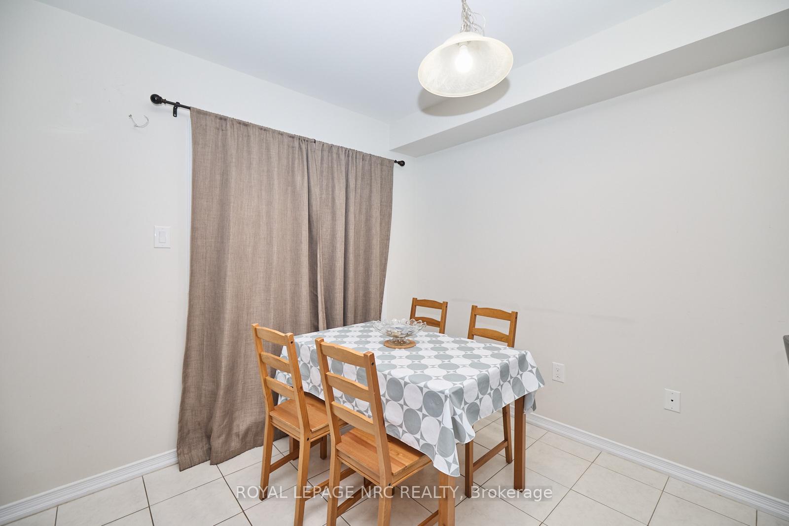 Photo 8 of 7782 White Pine Crescent, Niagara Falls, Brown — HOMEH