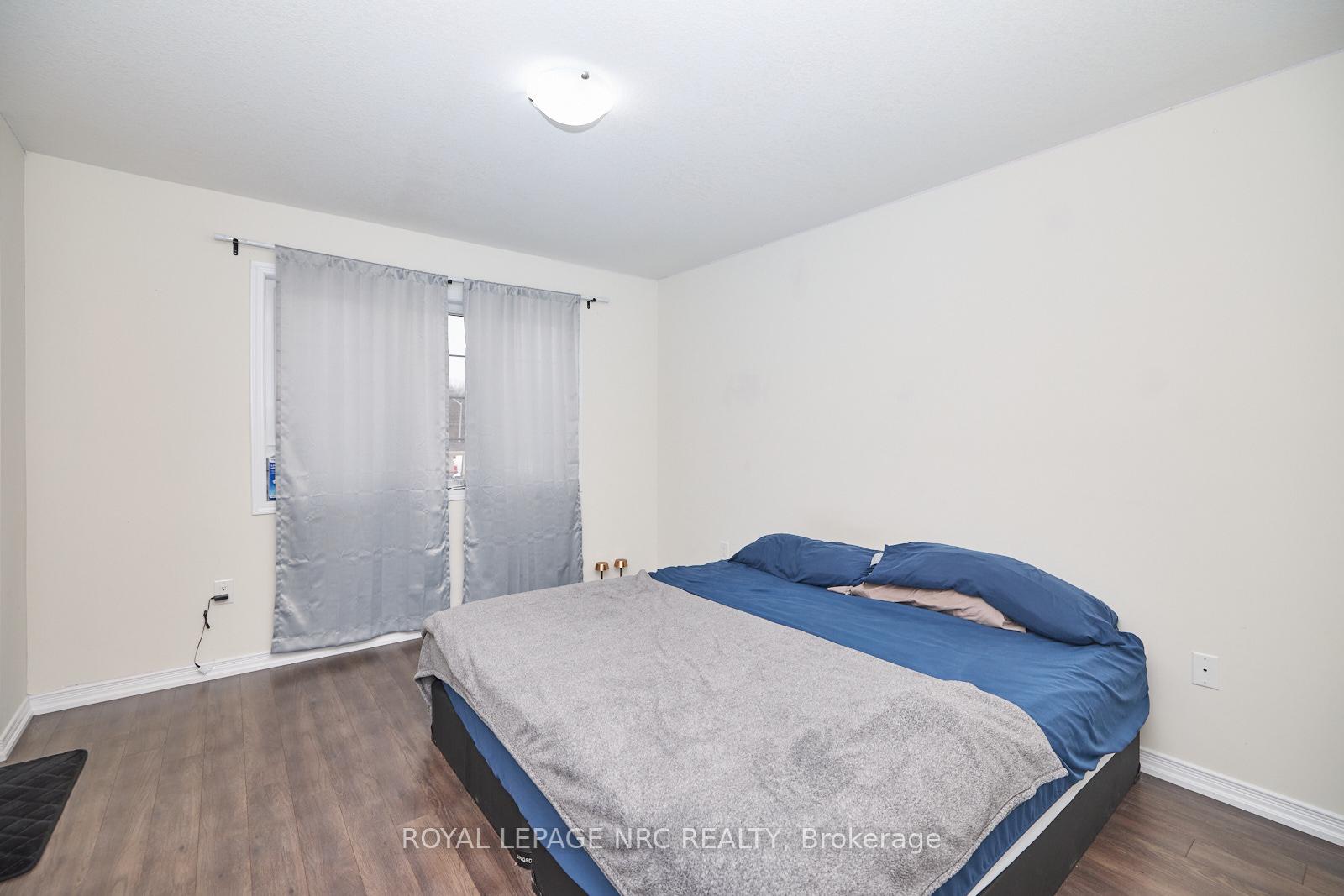 Photo 10 of 7782 White Pine Crescent, Niagara Falls, Brown — HOMEH