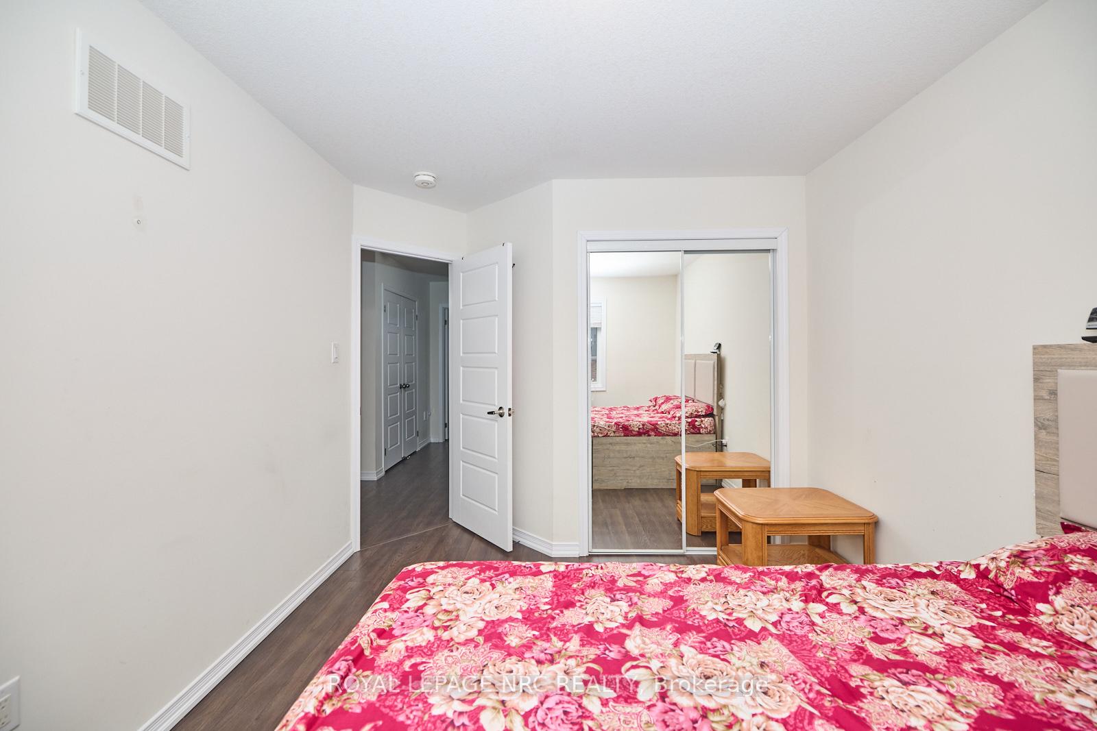 Photo 14 of 7782 White Pine Crescent, Niagara Falls, Brown — HOMEH