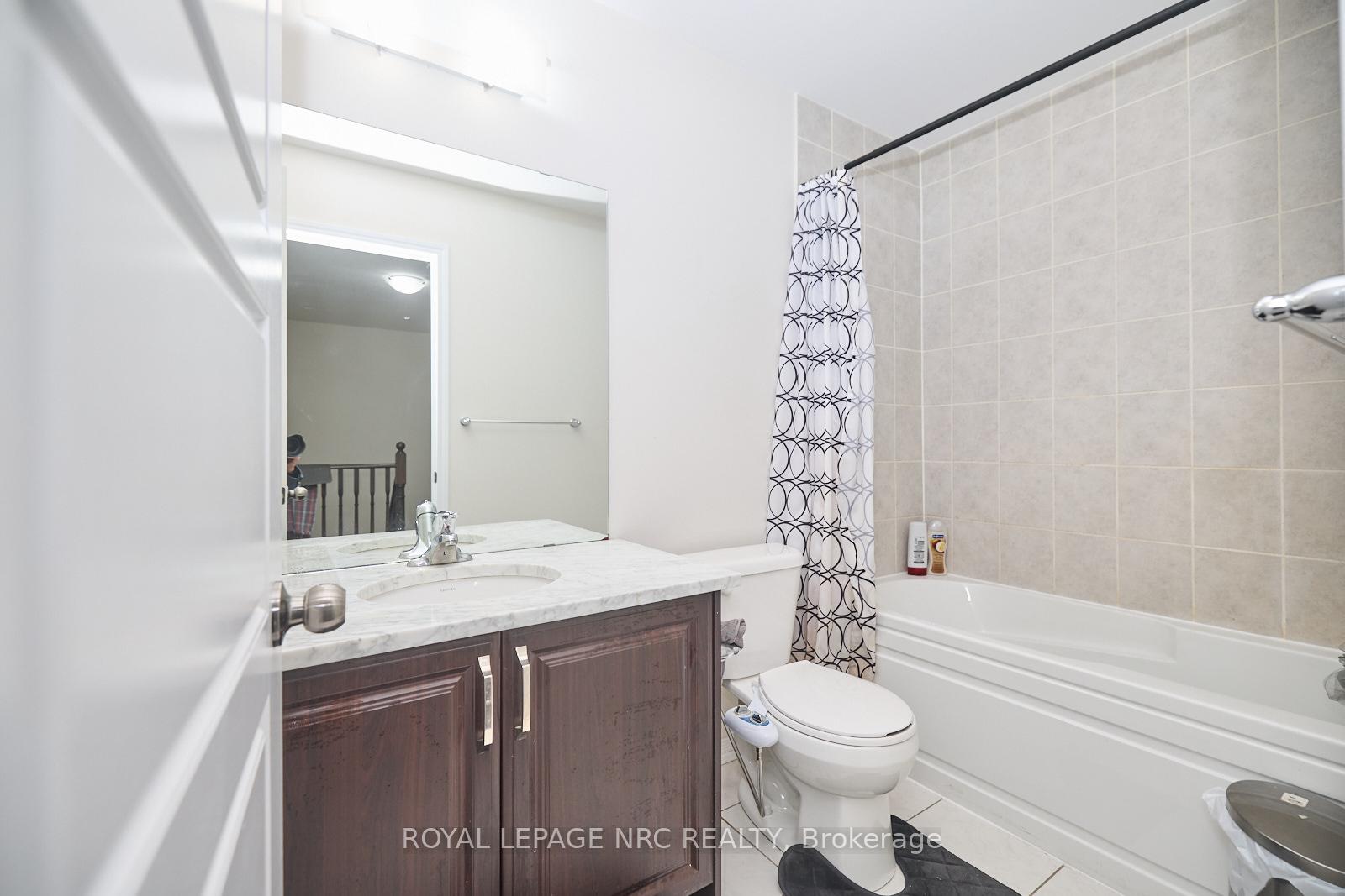 Photo 15 of 7782 White Pine Crescent, Niagara Falls, Brown — HOMEH