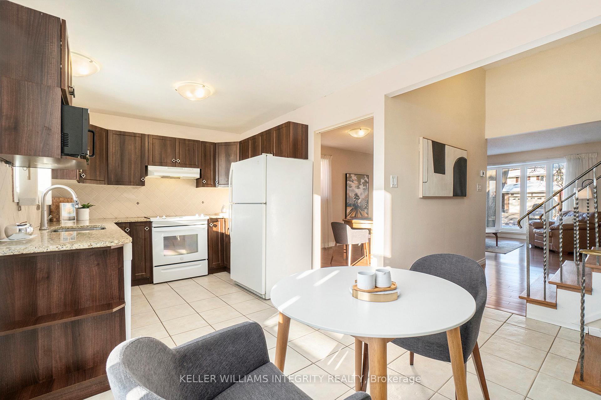 Photo 12 of 6359 Lumberman Way, Ottawa, Convent Glen South — HOMEH