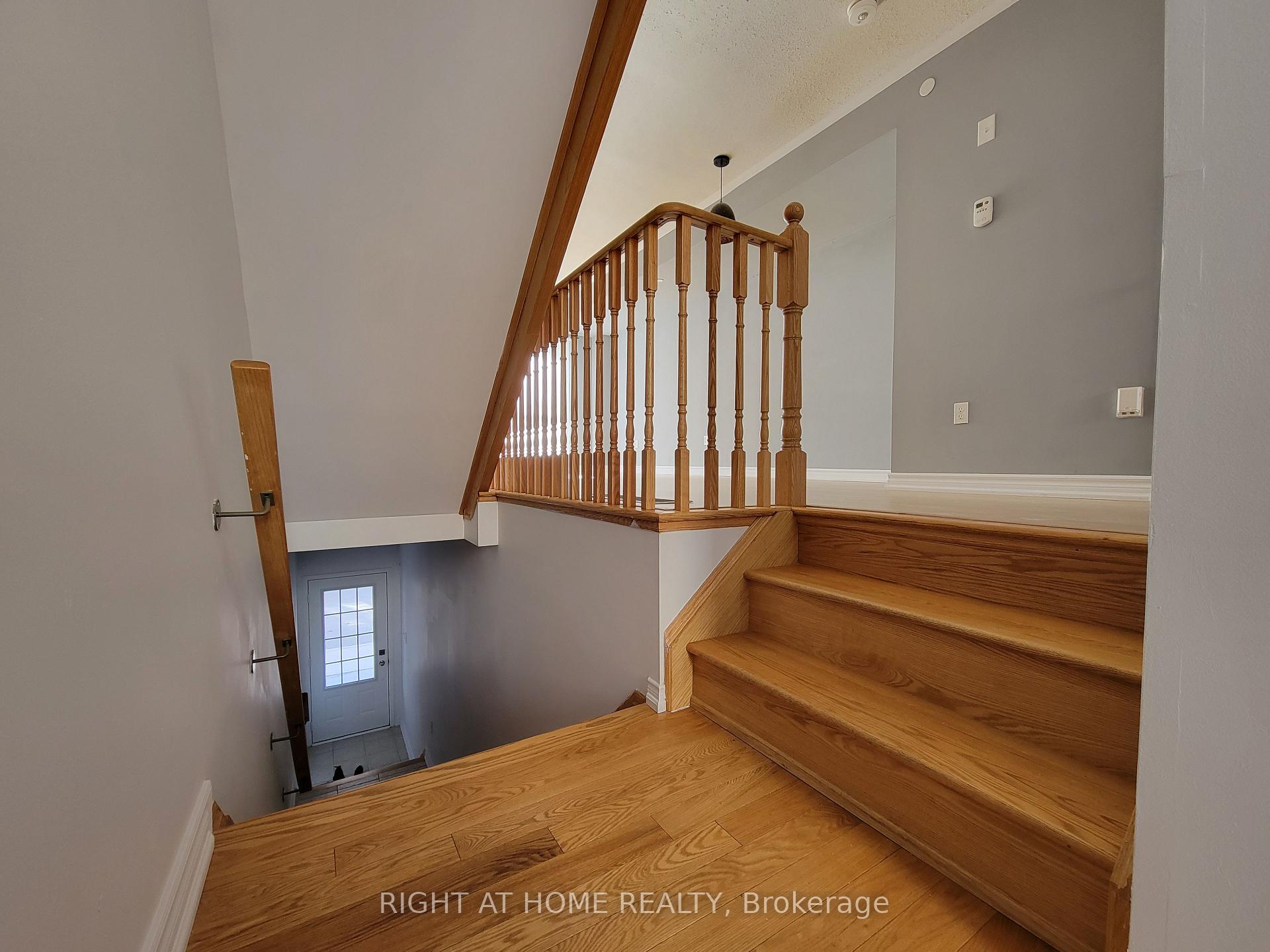 Photo 4 of 48 Filly Path, Oshawa, Windfields — HOMEH