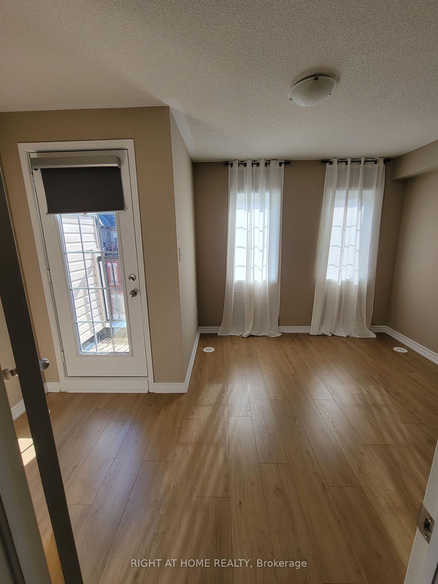 Photo 13 of 48 Filly Path, Oshawa, Windfields — HOMEH