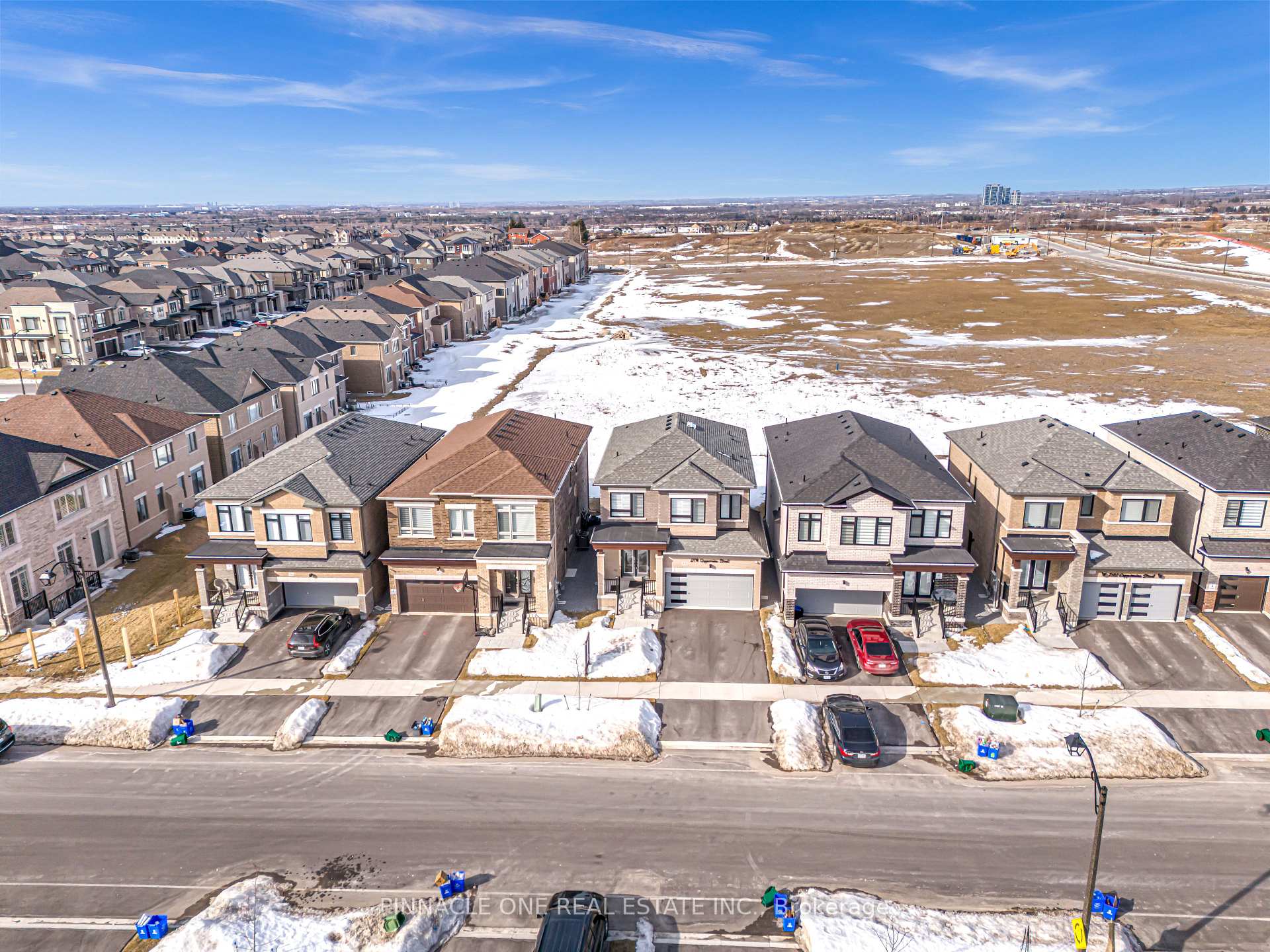 Photo 4 of 2174 Coppermine Street, Oshawa, Kedron — HOMEH
