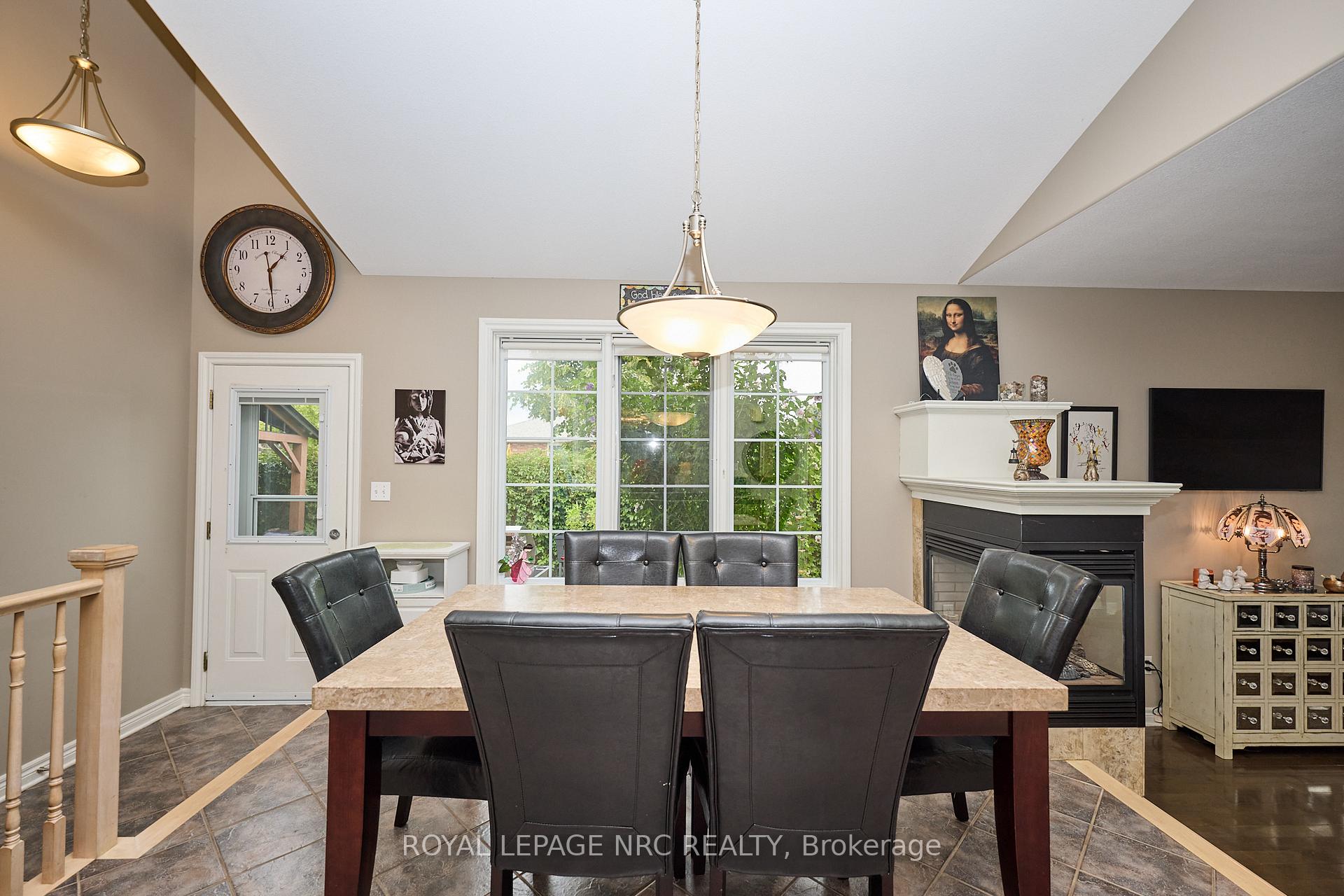 Photo 12 of 6951 Kelly Drive, Niagara Falls, Forestview — HOMEH