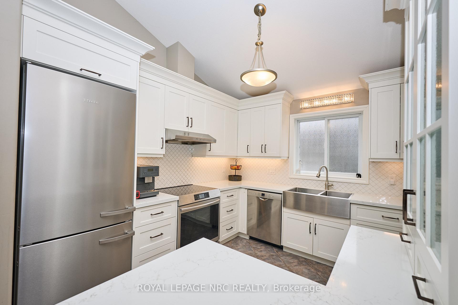 Photo 15 of 6951 Kelly Drive, Niagara Falls, Forestview — HOMEH