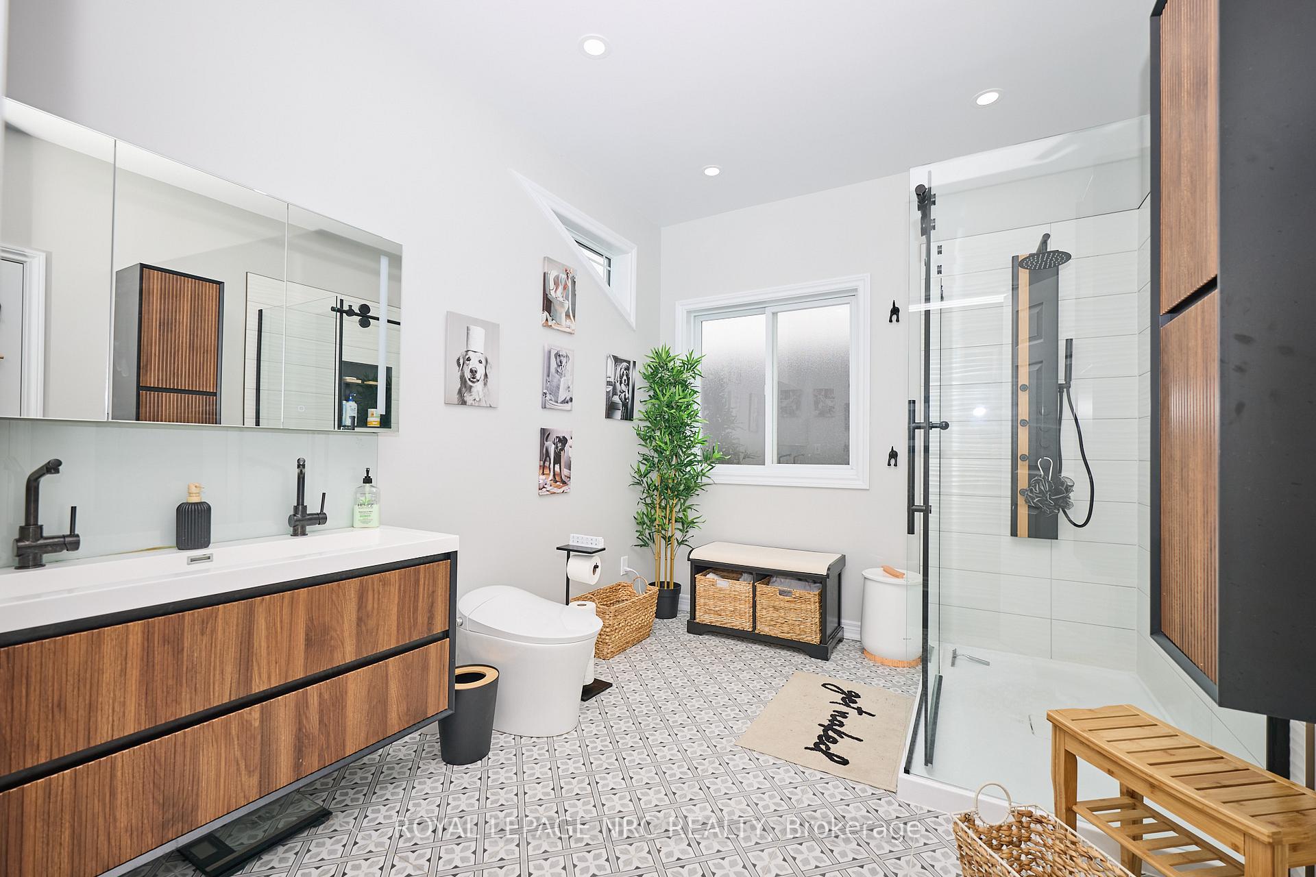 Photo 16 of 6951 Kelly Drive, Niagara Falls, Forestview — HOMEH