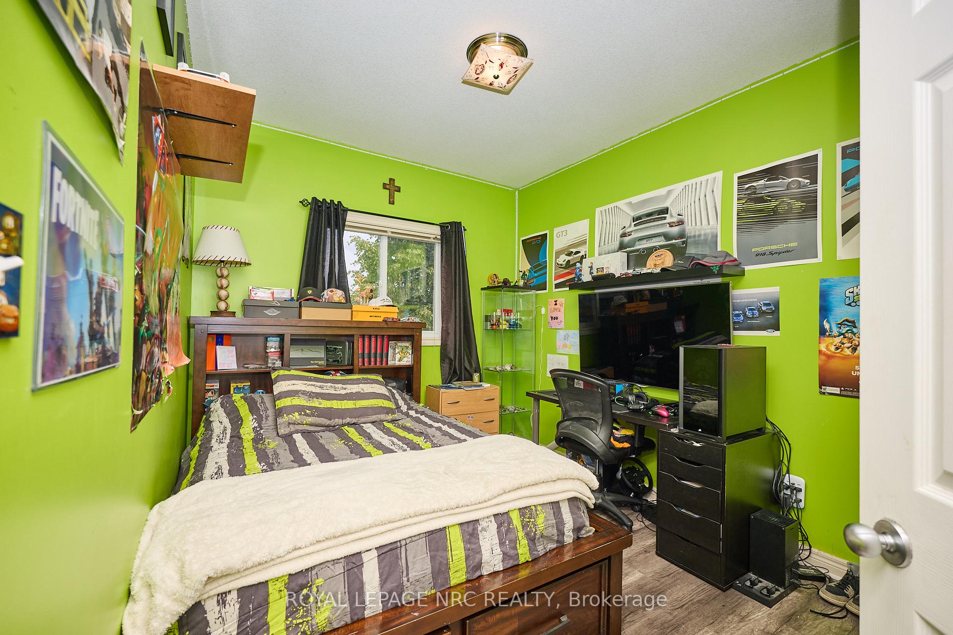 Photo 22 of 6951 Kelly Drive, Niagara Falls, Forestview — HOMEH