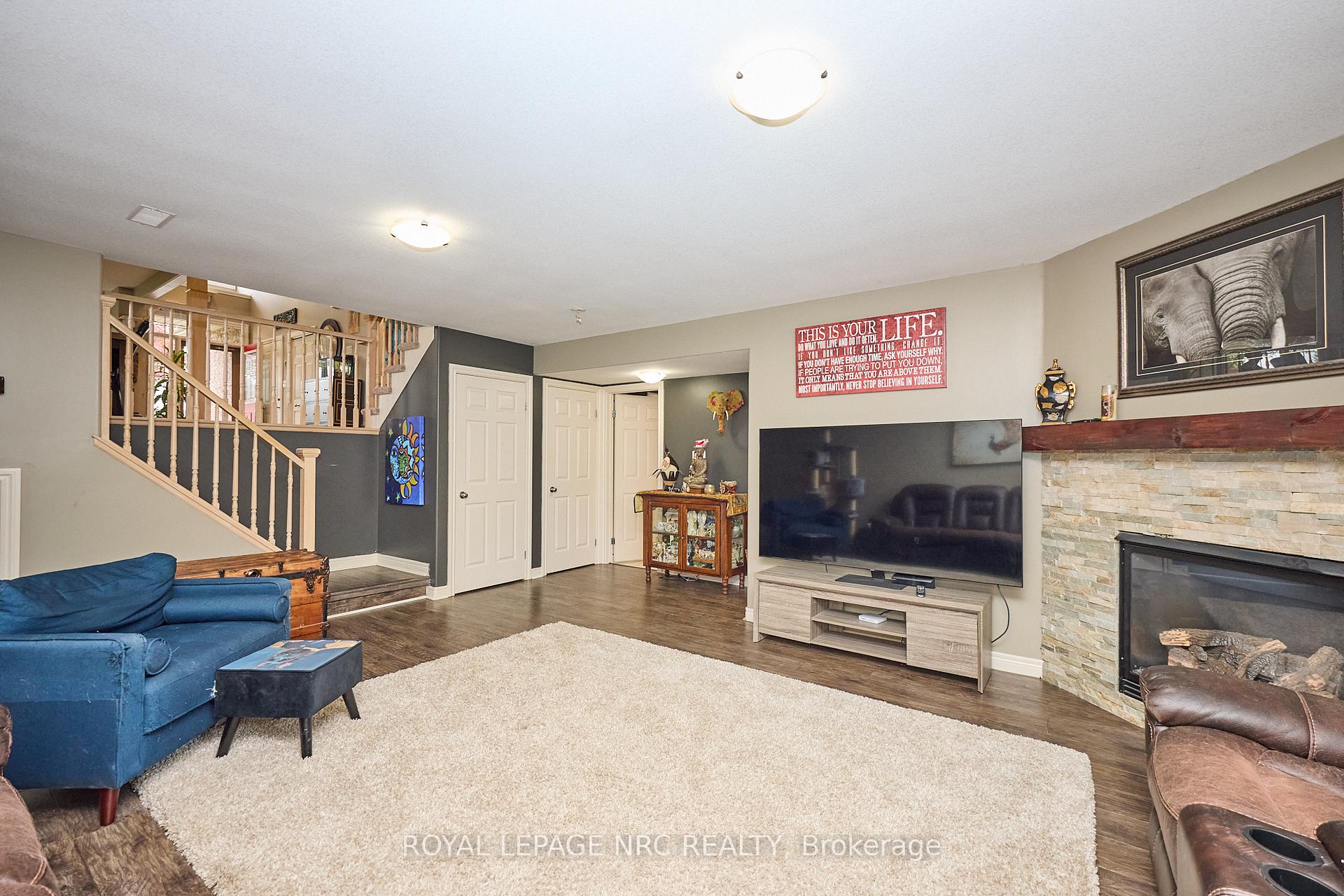 Photo 26 of 6951 Kelly Drive, Niagara Falls, Forestview — HOMEH