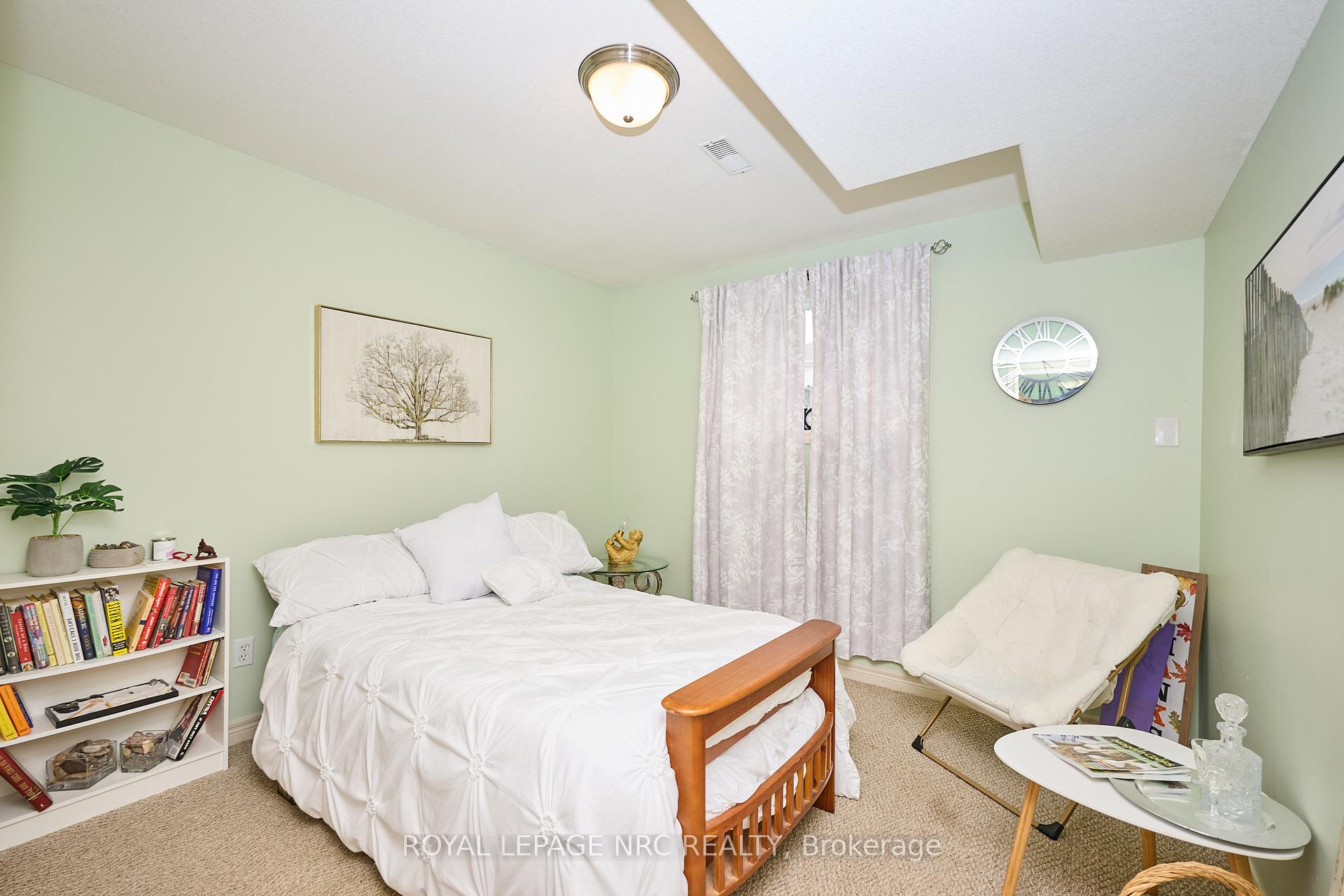 Photo 27 of 6951 Kelly Drive, Niagara Falls, Forestview — HOMEH