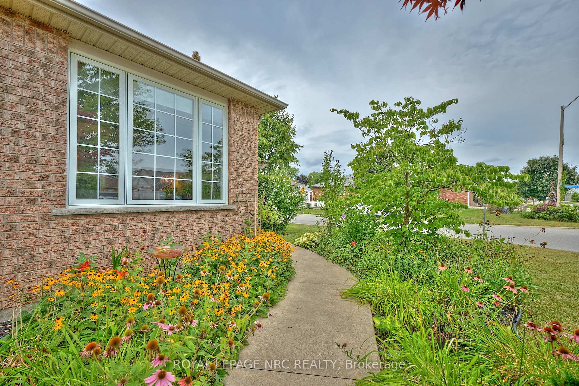 Photo 34 of 6951 Kelly Drive, Niagara Falls, Forestview — HOMEH
