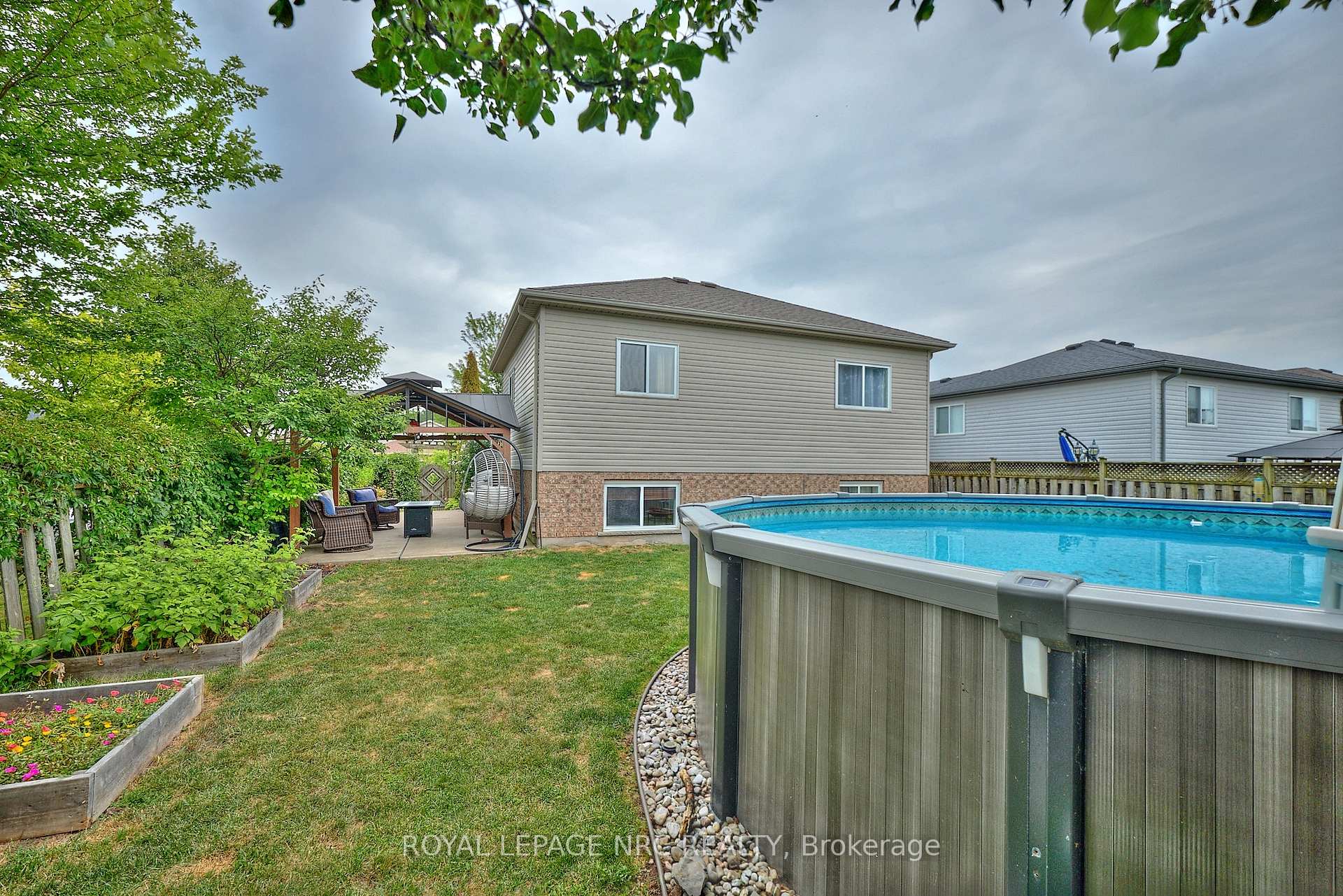 Photo 39 of 6951 Kelly Drive, Niagara Falls, Forestview — HOMEH