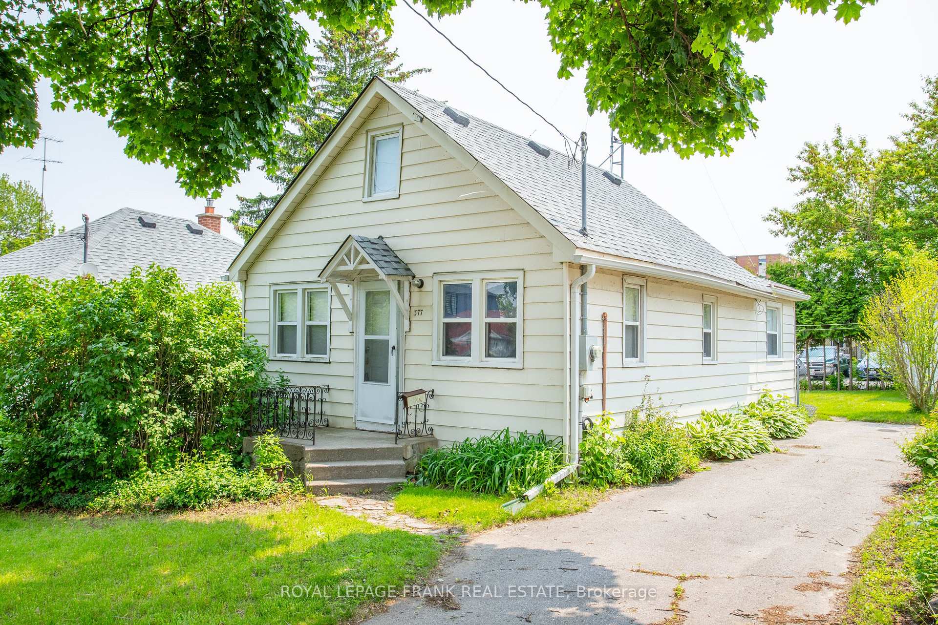 Photo 1 of 377 Adelaide Avenue W, Oshawa, McLaughlin — HOMEH