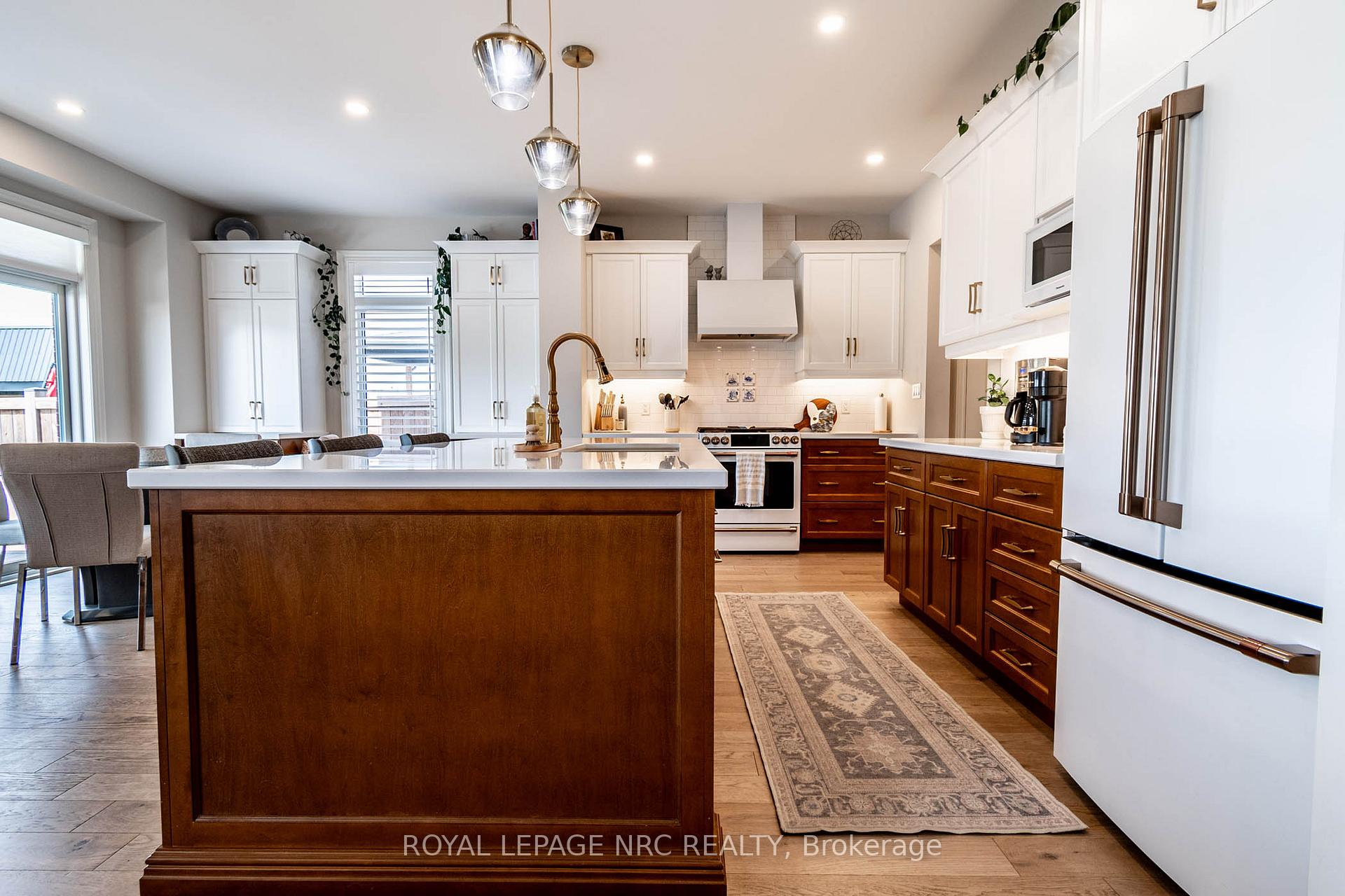 Photo 6 of 126 Susan Drive, Pelham, Fonthill — HOMEH