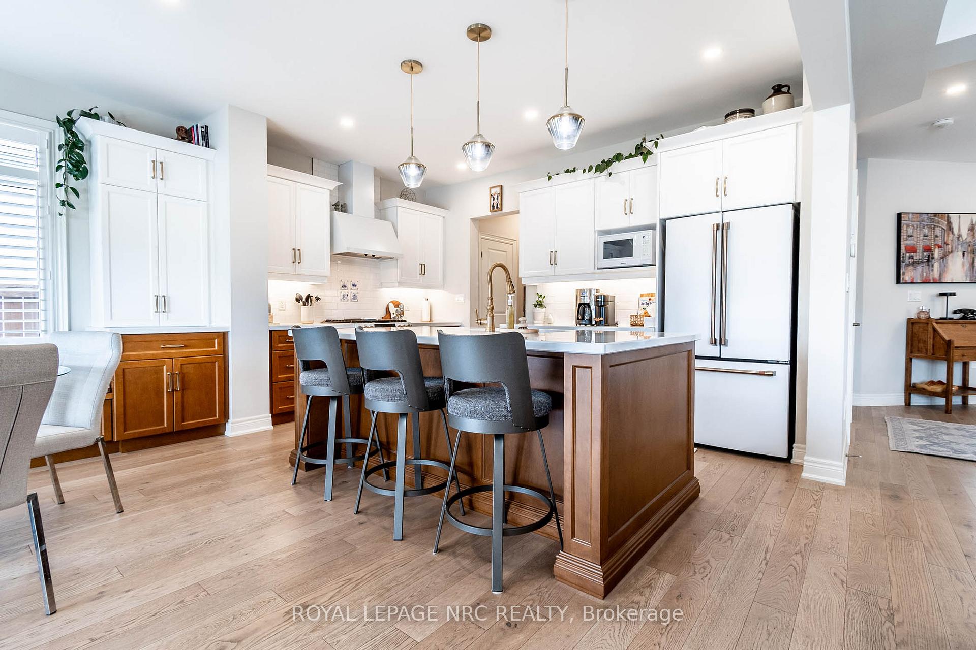 Photo 11 of 126 Susan Drive, Pelham, Fonthill — HOMEH