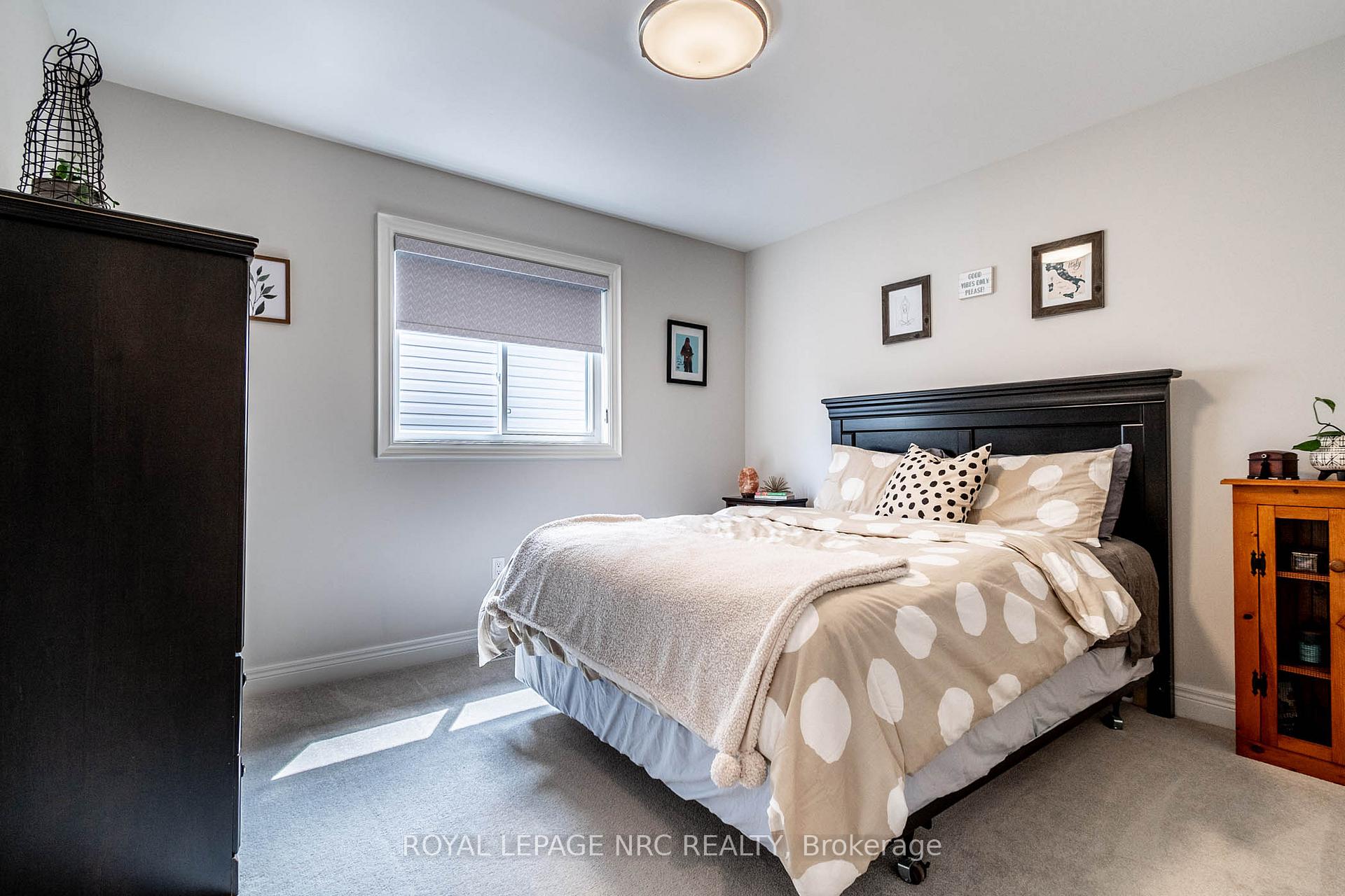 Photo 22 of 126 Susan Drive, Pelham, Fonthill — HOMEH