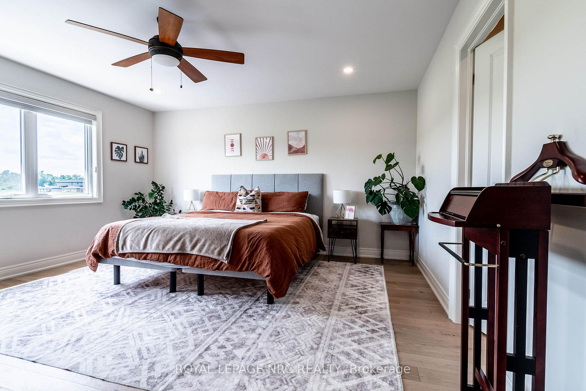 Photo 23 of 126 Susan Drive, Pelham, Fonthill — HOMEH