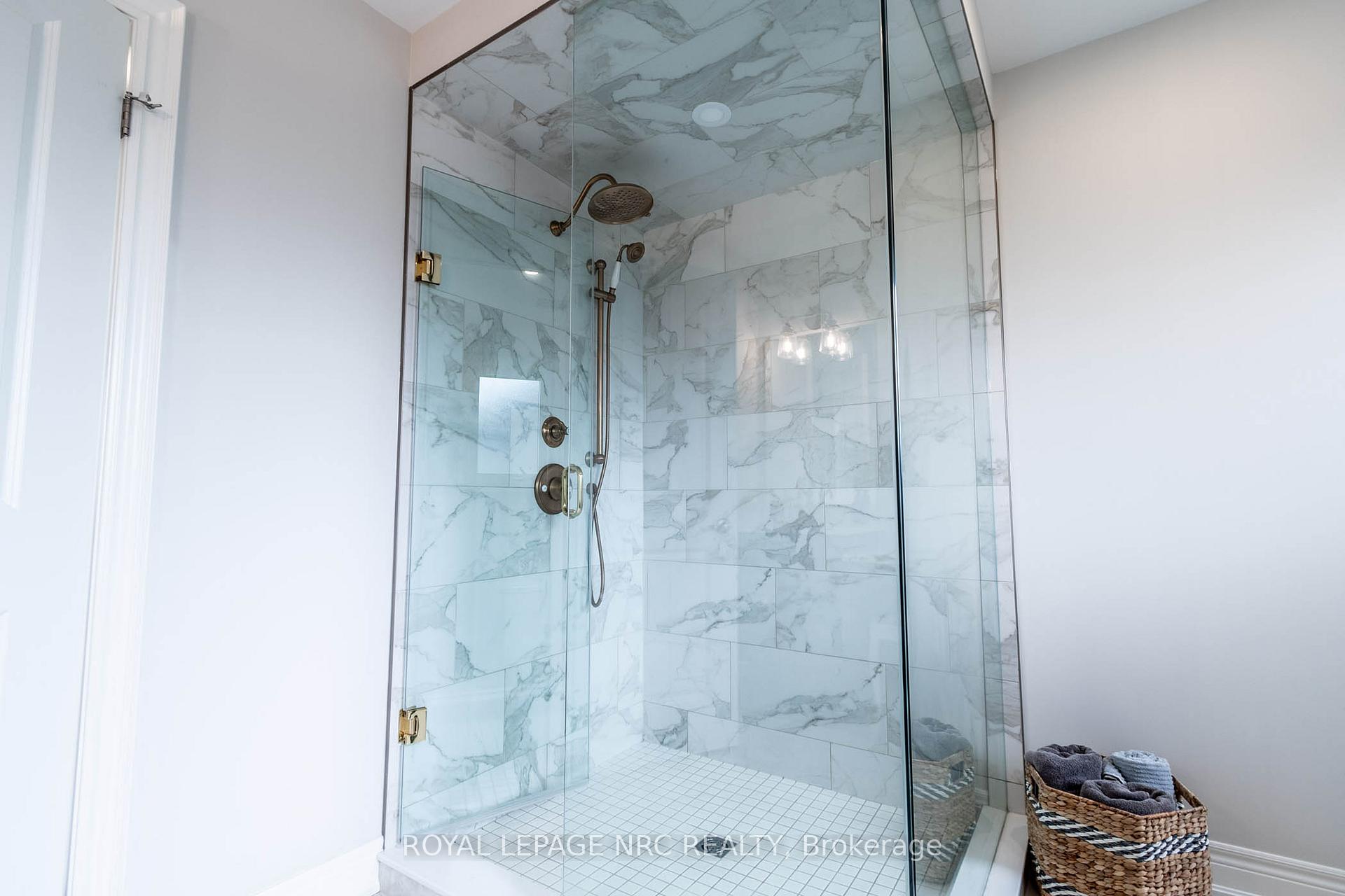 Photo 26 of 126 Susan Drive, Pelham, Fonthill — HOMEH