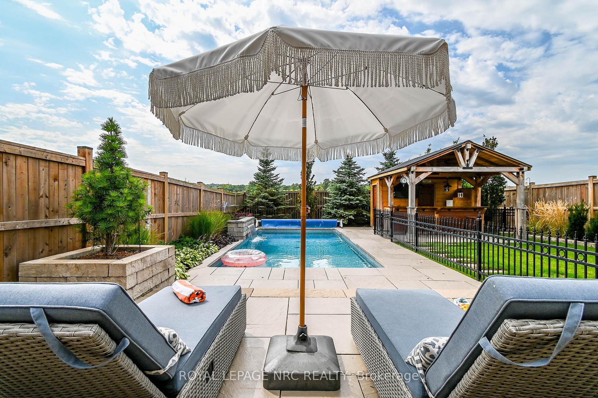 Photo 32 of 126 Susan Drive, Pelham, Fonthill — HOMEH