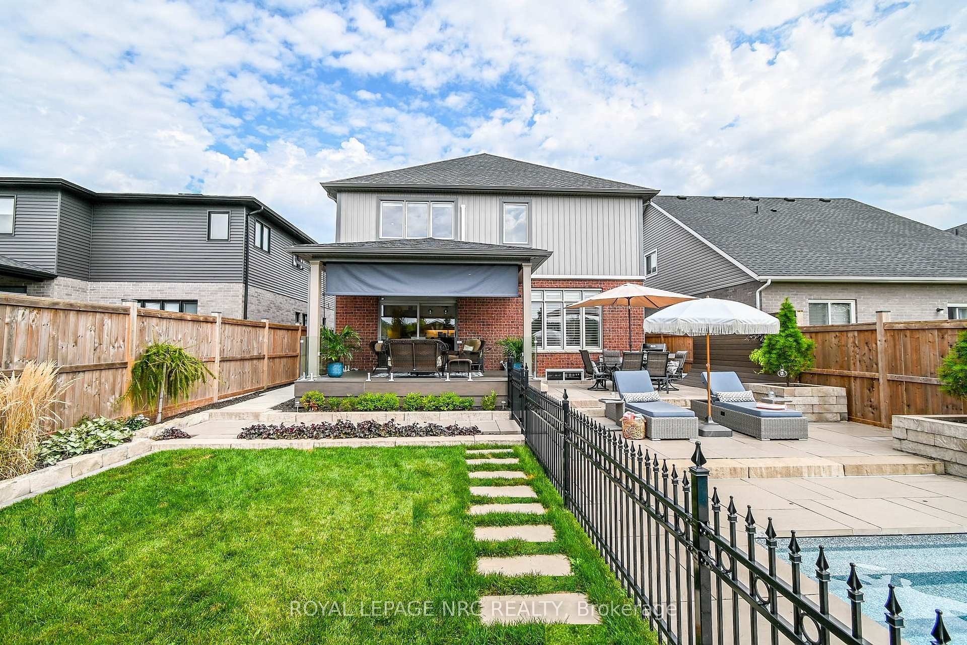 Photo 34 of 126 Susan Drive, Pelham, Fonthill — HOMEH