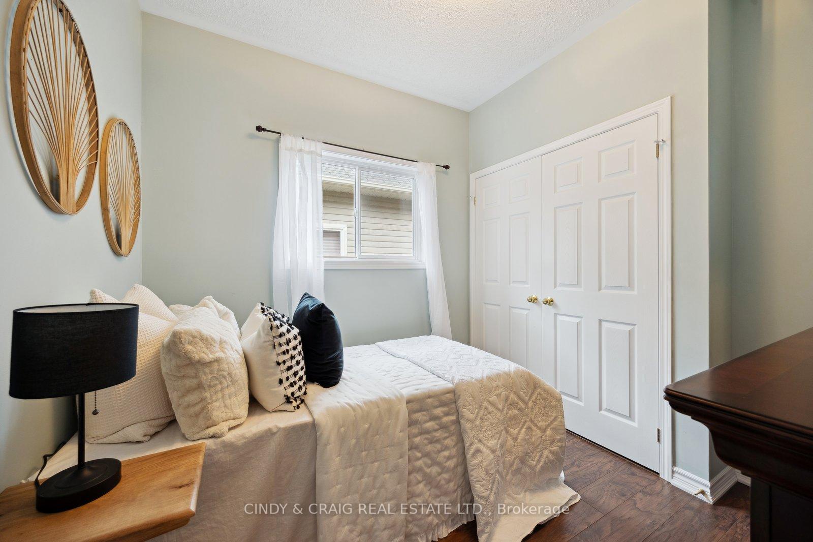 Photo 9 of 1222 Macinally Court, Oshawa, Pinecrest — HOMEH