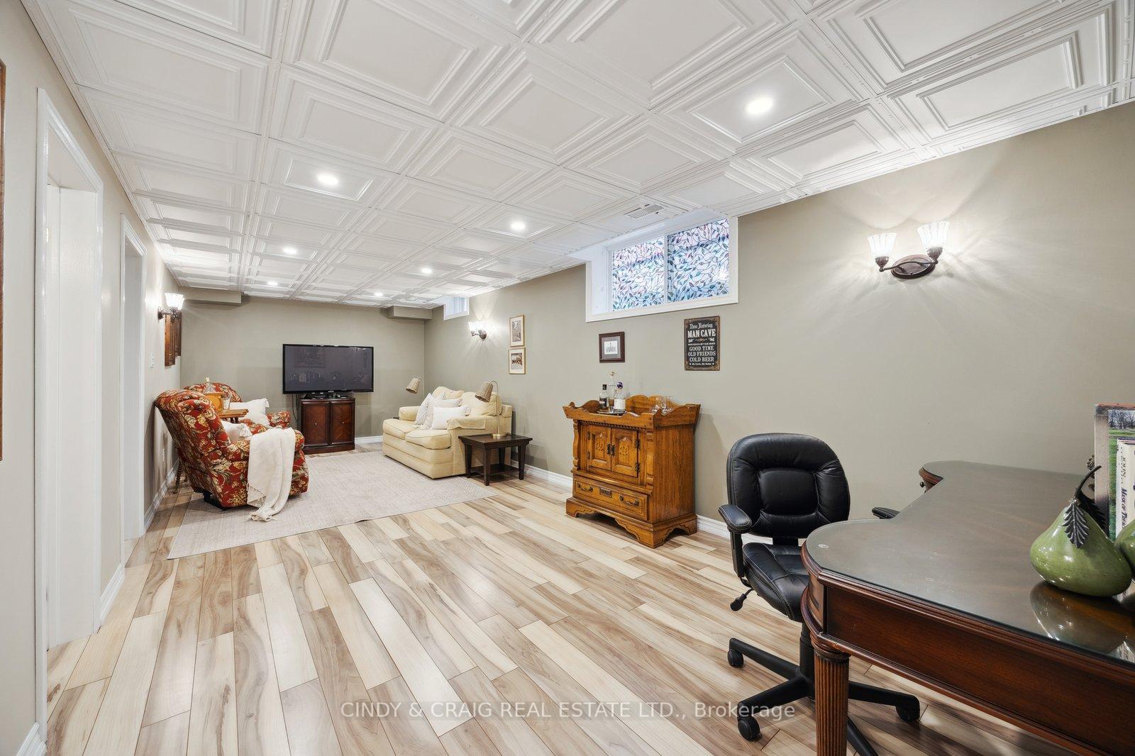 Photo 10 of 1222 Macinally Court, Oshawa, Pinecrest — HOMEH