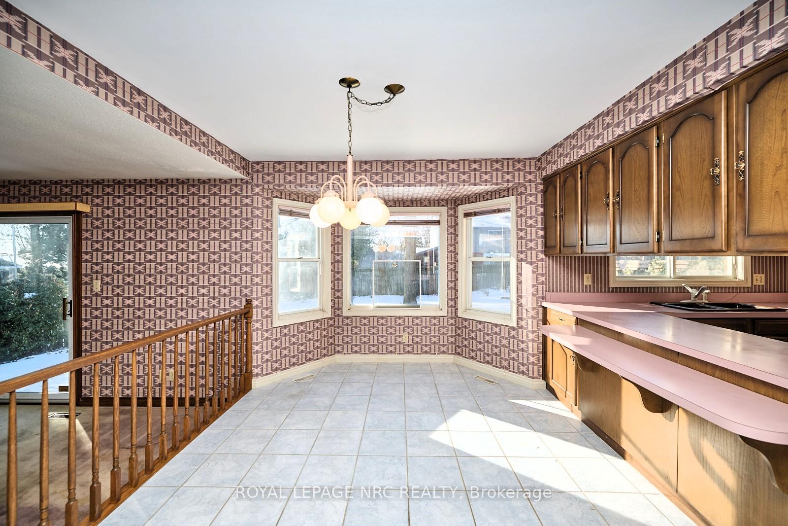 Photo 10 of 8 Longspur Circle, Pelham, Fonthill — HOMEH