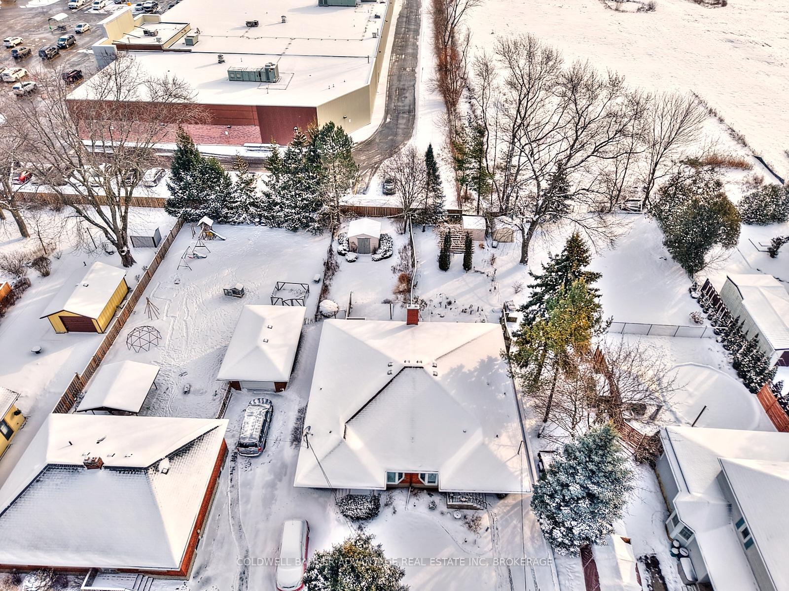 Photo 4 of 1439 Station Street, Pelham, Fonthill — HOMEH