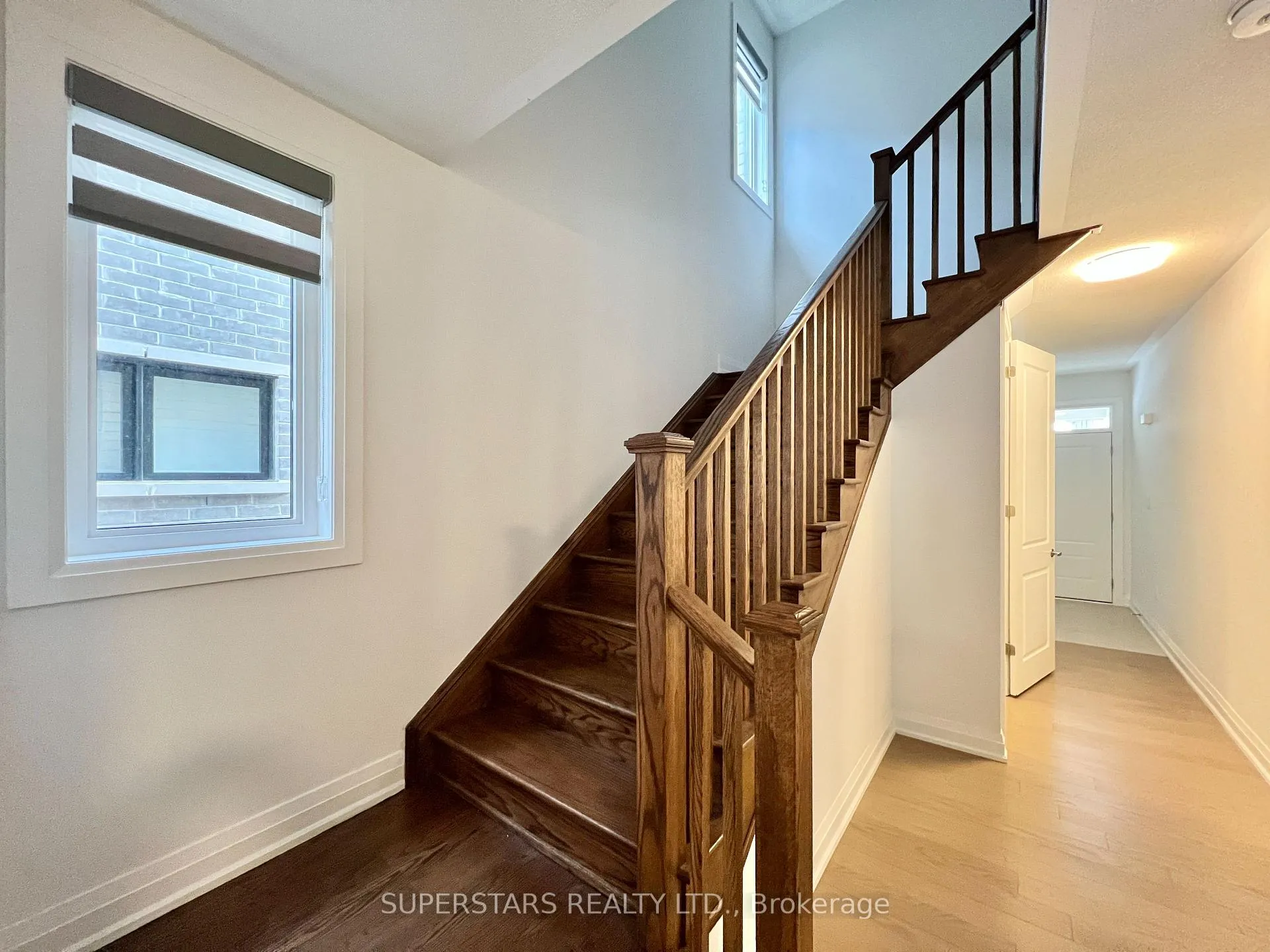 Photo 16 of 1404 Mockingbird Square, Pickering, Rural Pickering — HOMEH