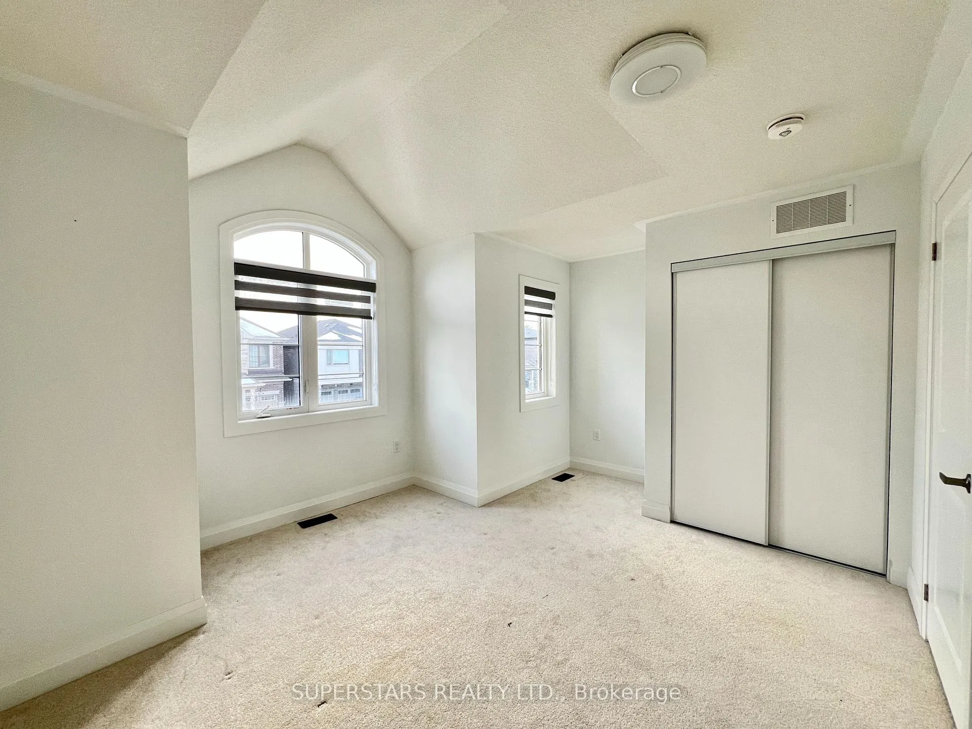 Photo 18 of 1404 Mockingbird Square, Pickering, Rural Pickering — HOMEH