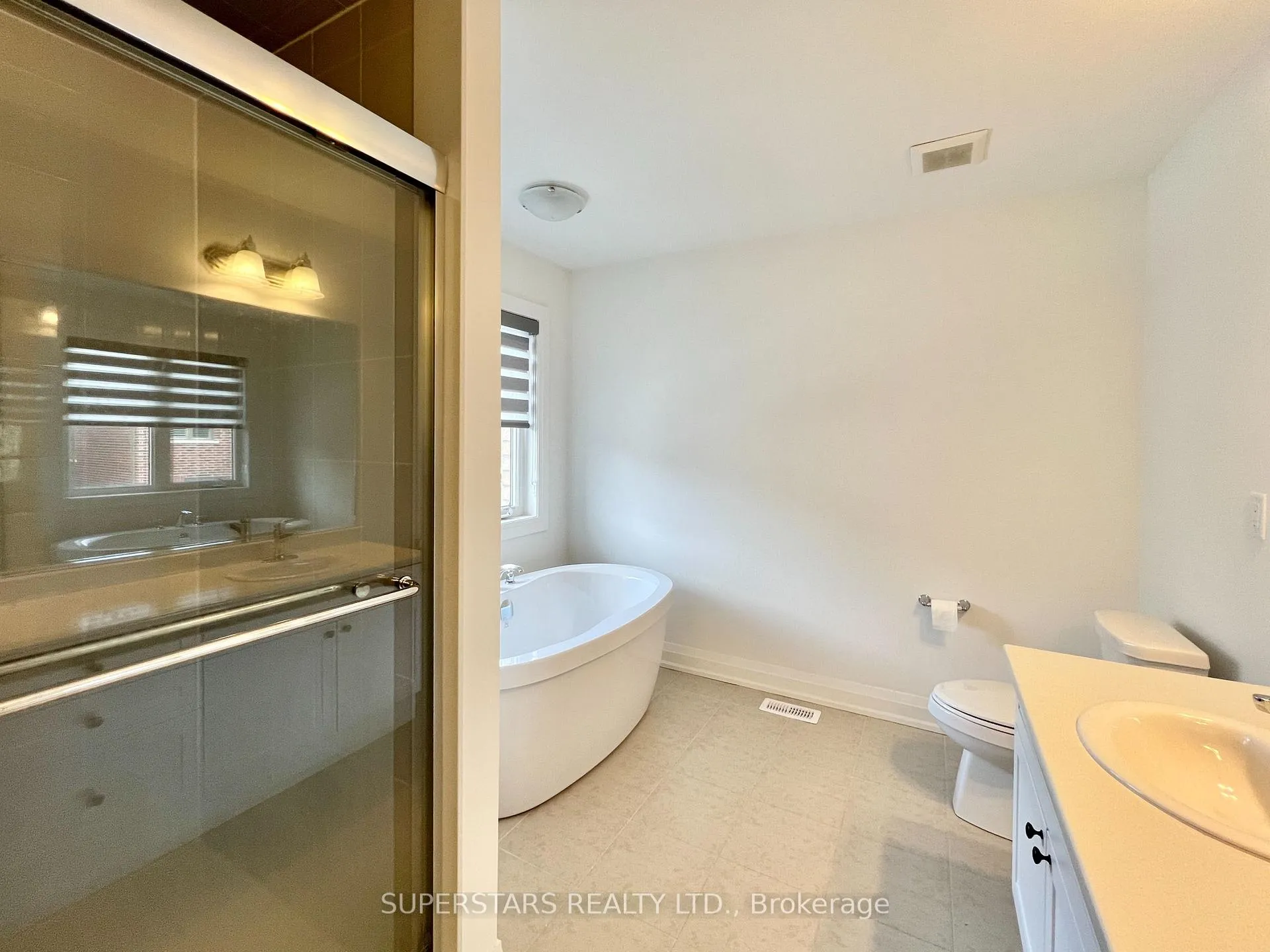Photo 28 of 1404 Mockingbird Square, Pickering, Rural Pickering — HOMEH