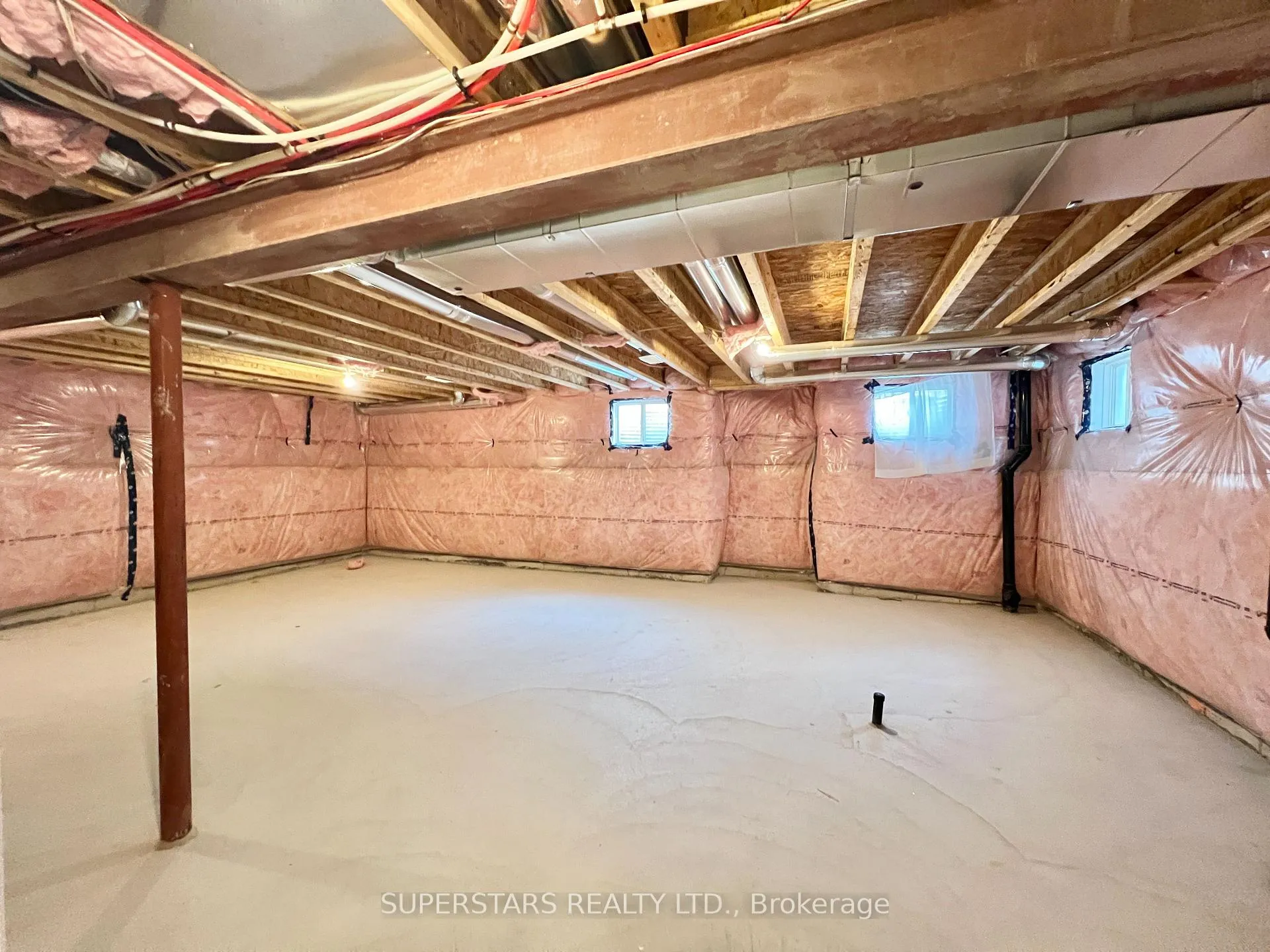 Photo 32 of 1404 Mockingbird Square, Pickering, Rural Pickering — HOMEH