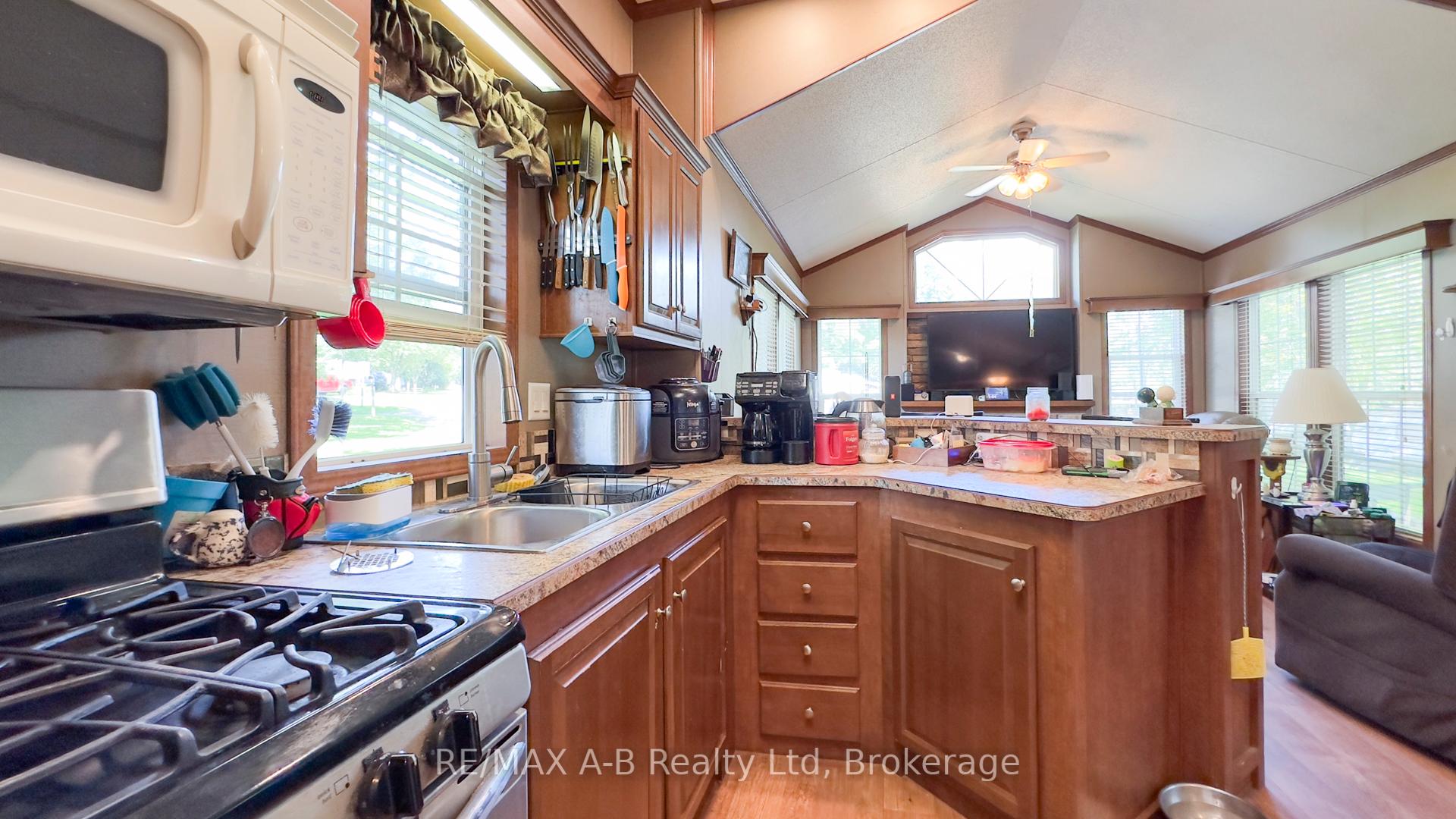 Photo 12 of Unit 105, 3995 Line 9 Road, Perth South, Downie — HOMEH
