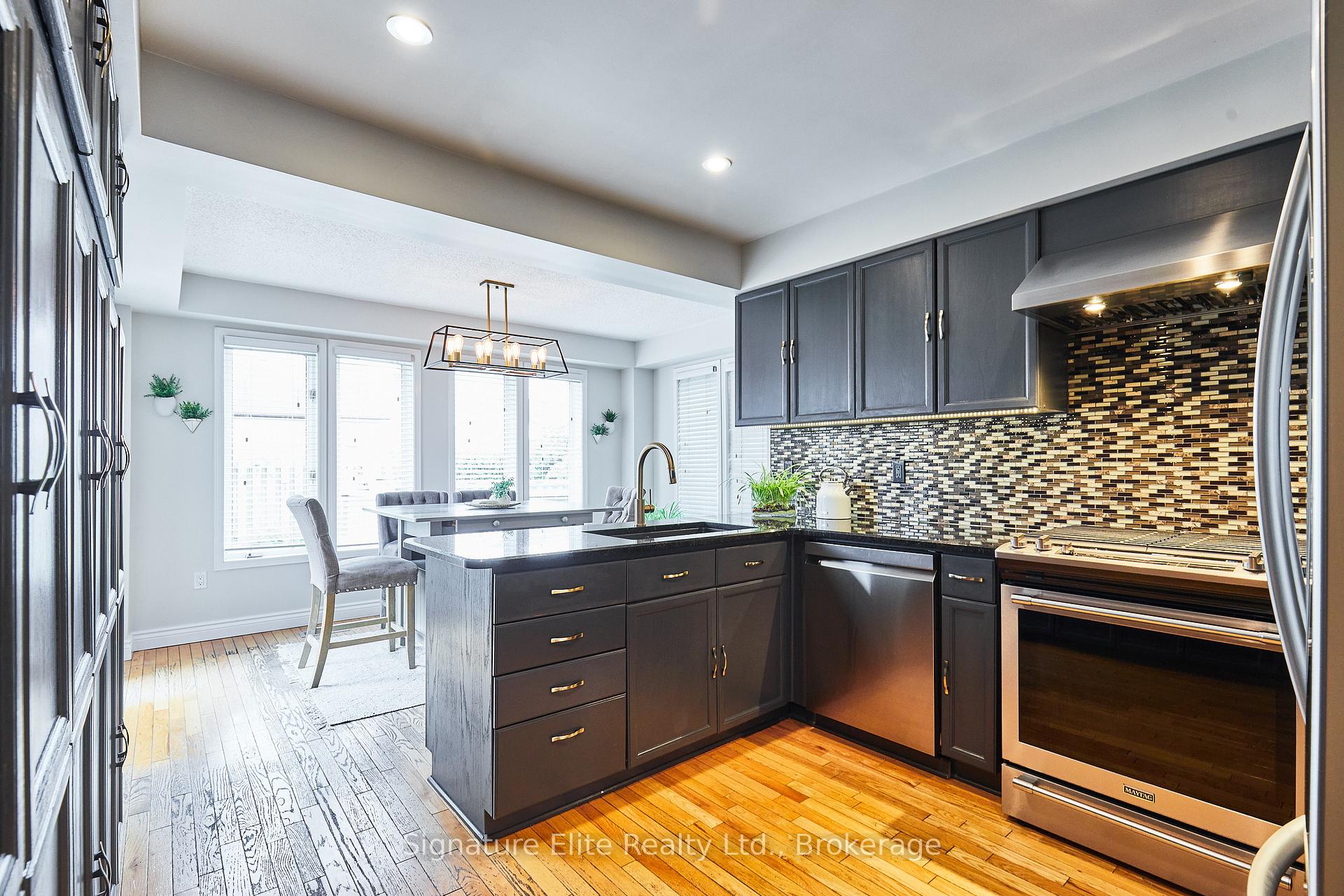 Photo 10 of 596 Prestwick Drive, Oshawa, McLaughlin — HOMEH