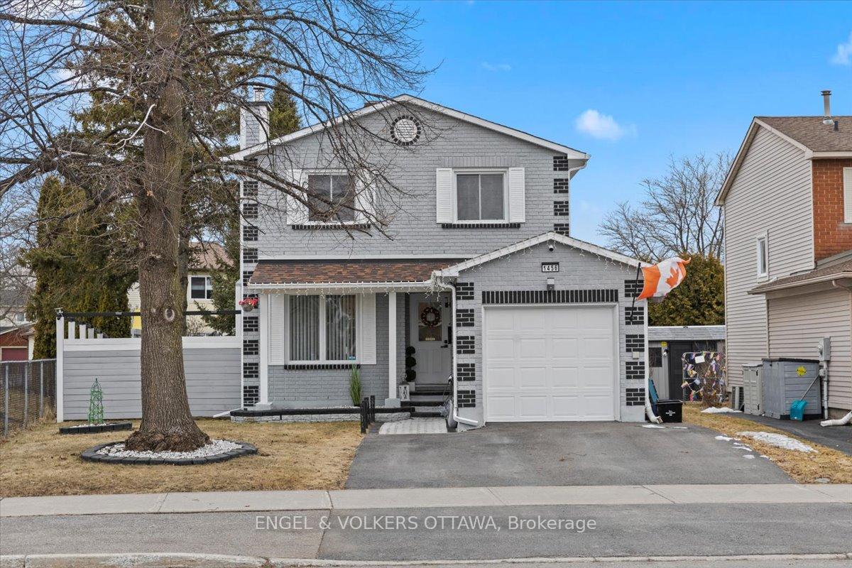 Front of 1456 Prestone Drive W
