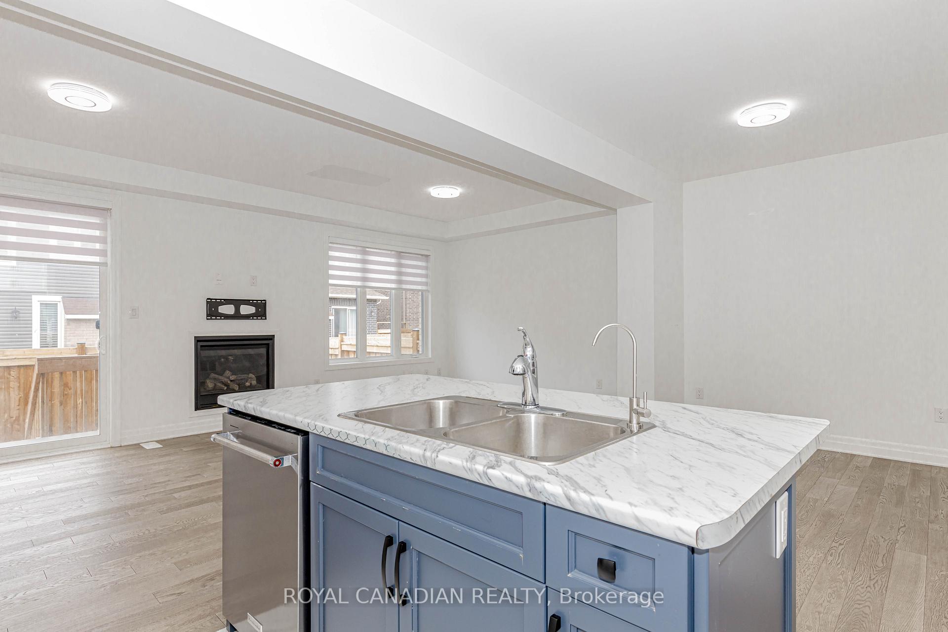 Photo 14 of 1359 Lobelia Crescent, Milton, Walker — HOMEH