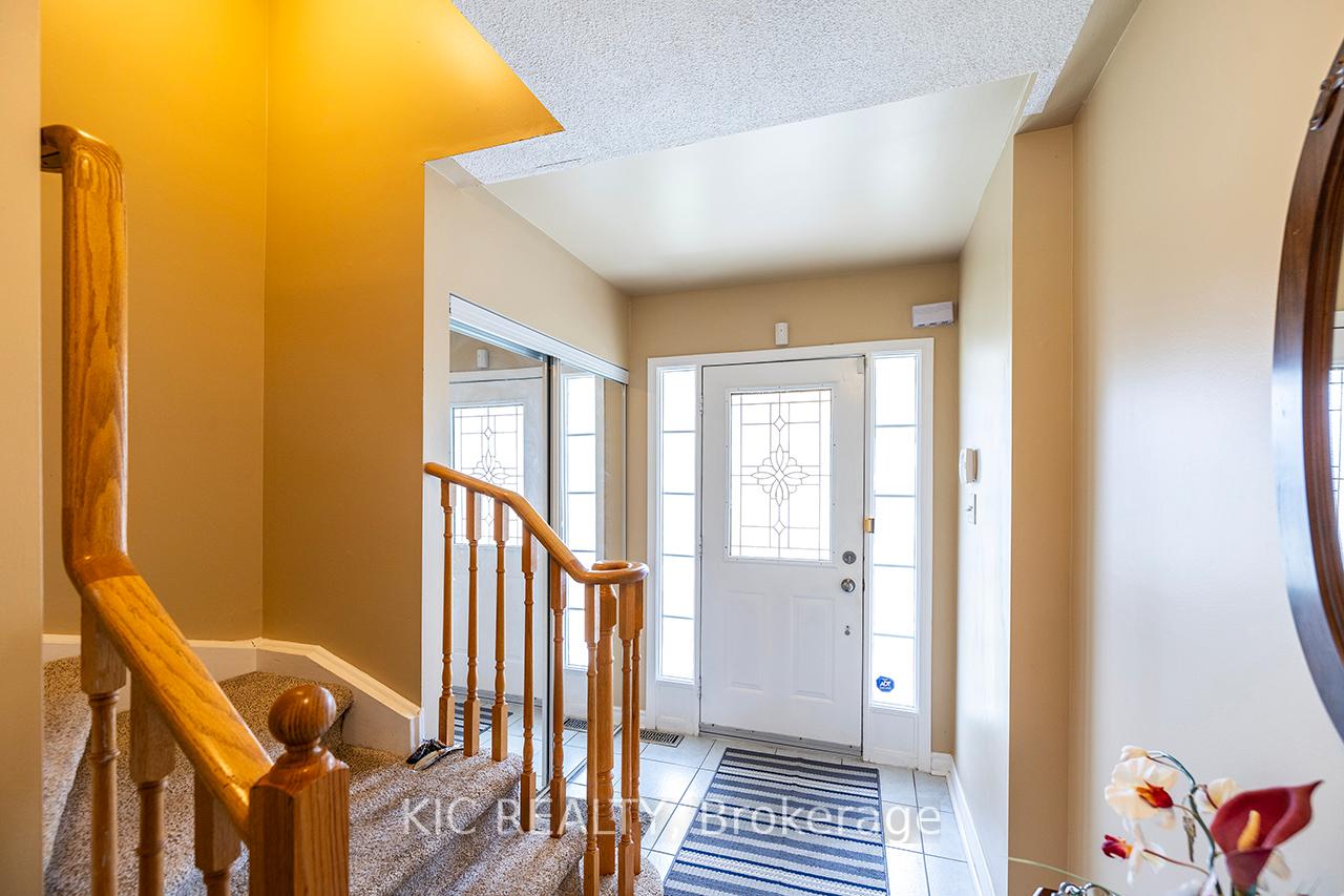 Photo 2 of 904 Bourne Crescent, Oshawa, Lakeview — HOMEH