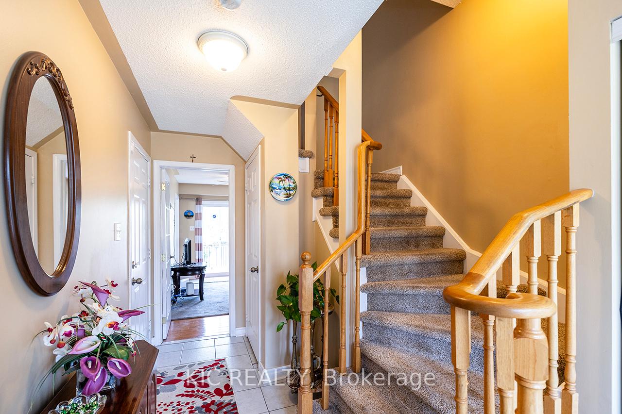 Photo 3 of 904 Bourne Crescent, Oshawa, Lakeview — HOMEH
