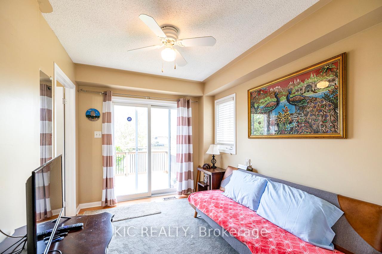 Photo 4 of 904 Bourne Crescent, Oshawa, Lakeview — HOMEH