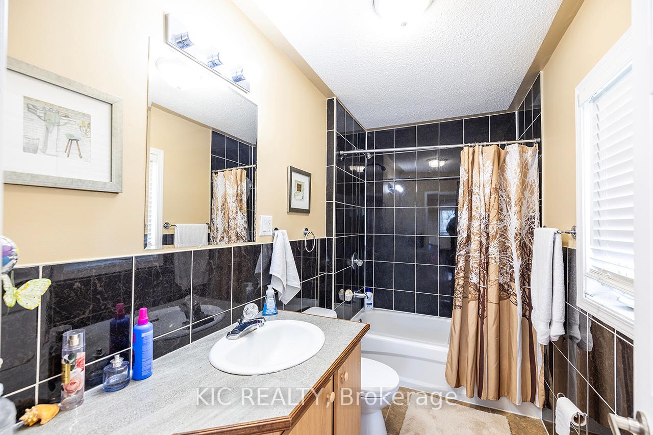 Photo 5 of 904 Bourne Crescent, Oshawa, Lakeview — HOMEH