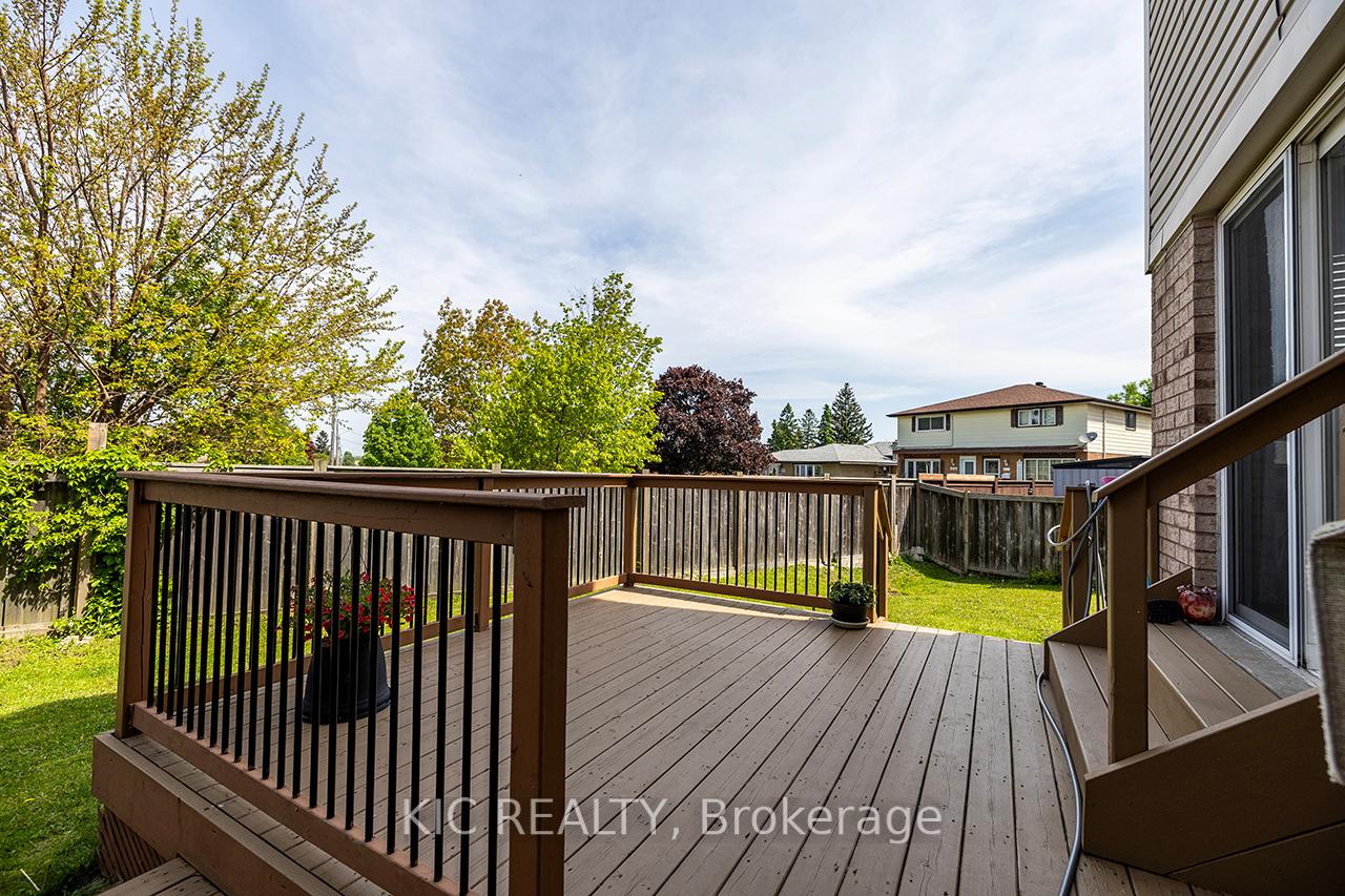 Photo 7 of 904 Bourne Crescent, Oshawa, Lakeview — HOMEH