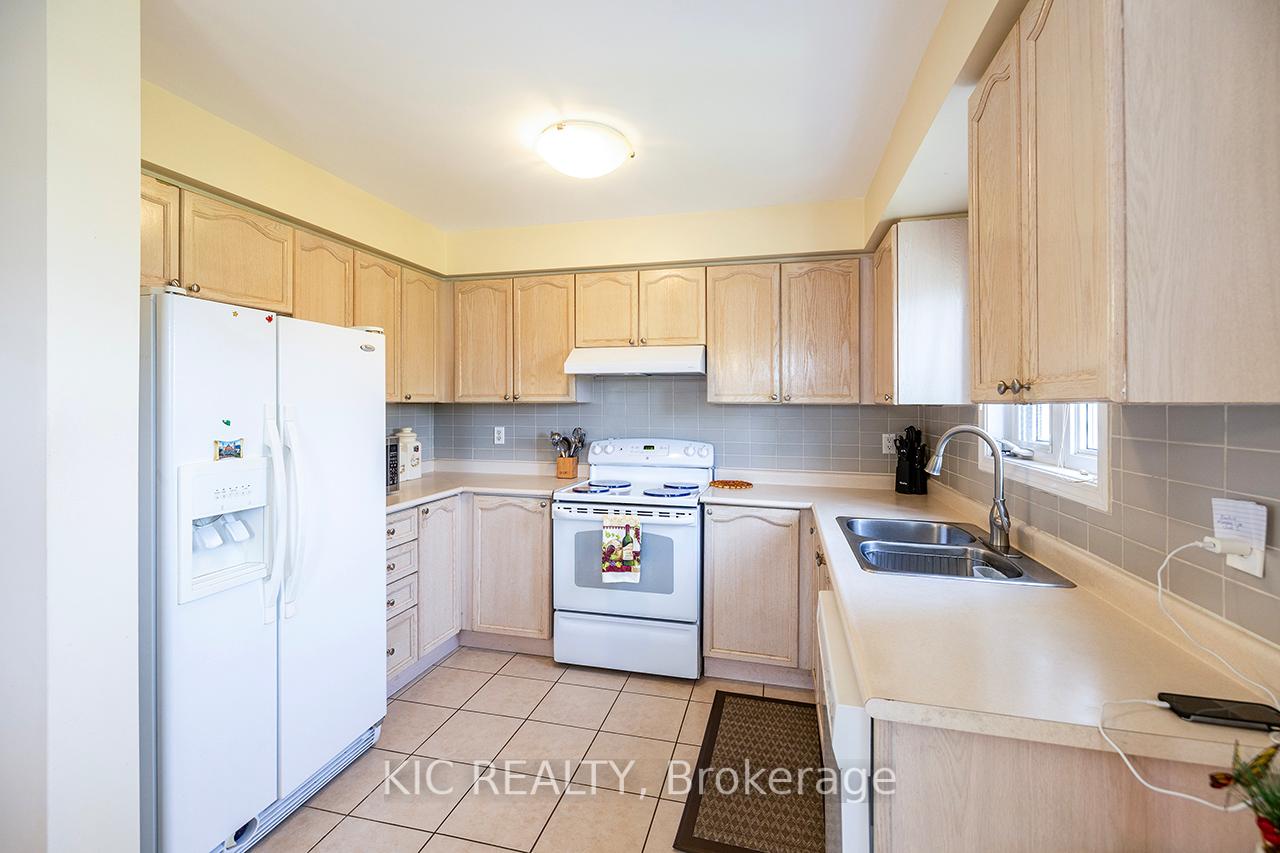 Photo 12 of 904 Bourne Crescent, Oshawa, Lakeview — HOMEH