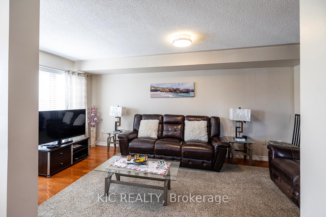 Photo 16 of 904 Bourne Crescent, Oshawa, Lakeview — HOMEH